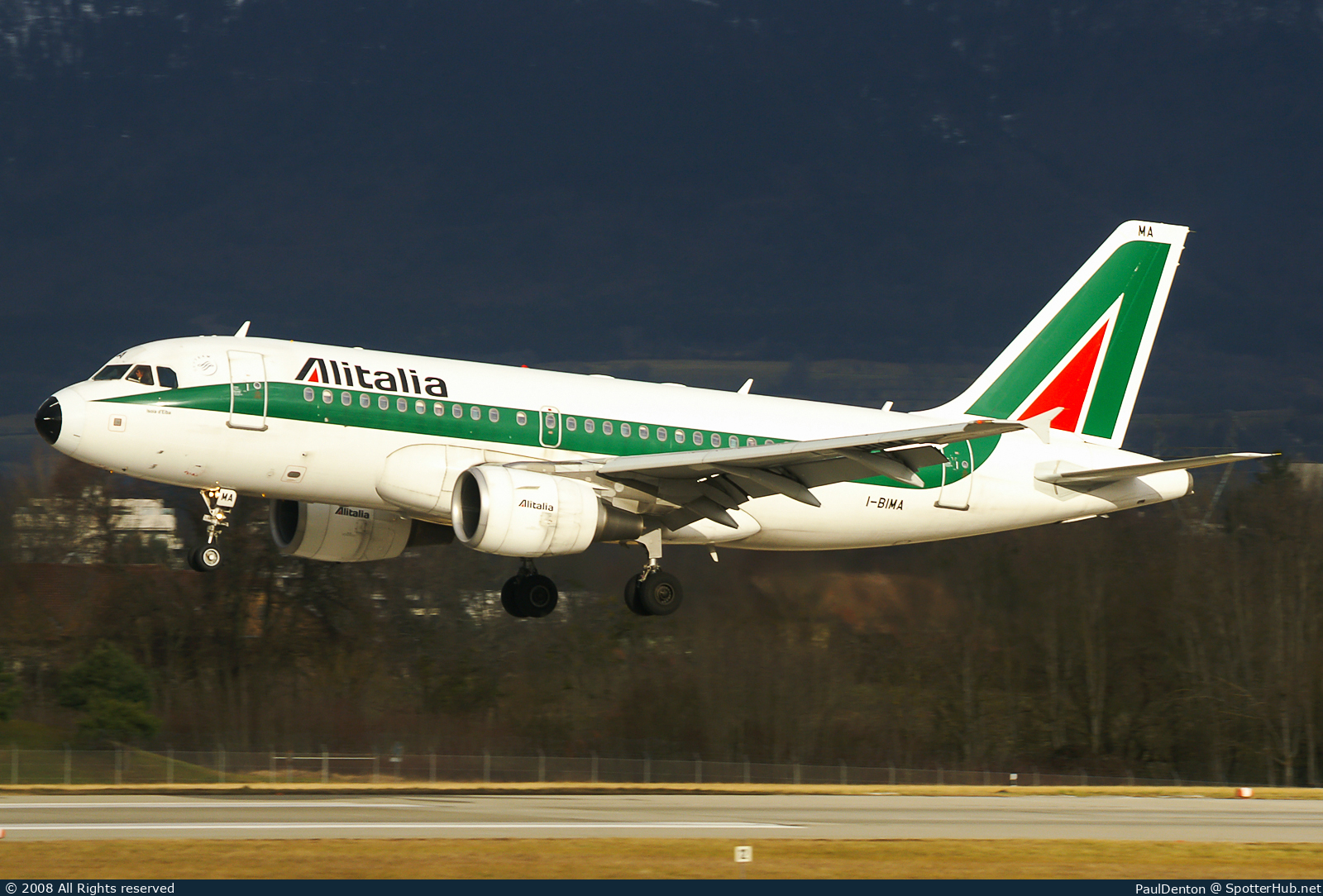 Photo of I-BIMA - Airbus A319-112 operated by Alitalia