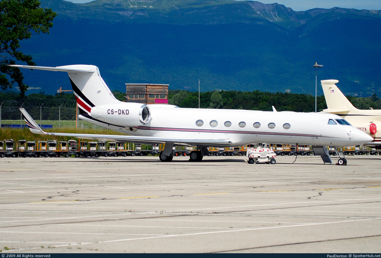 Photo of CS-DKD - Gulfstream GV-SP (G550) operated by NetJets Europe