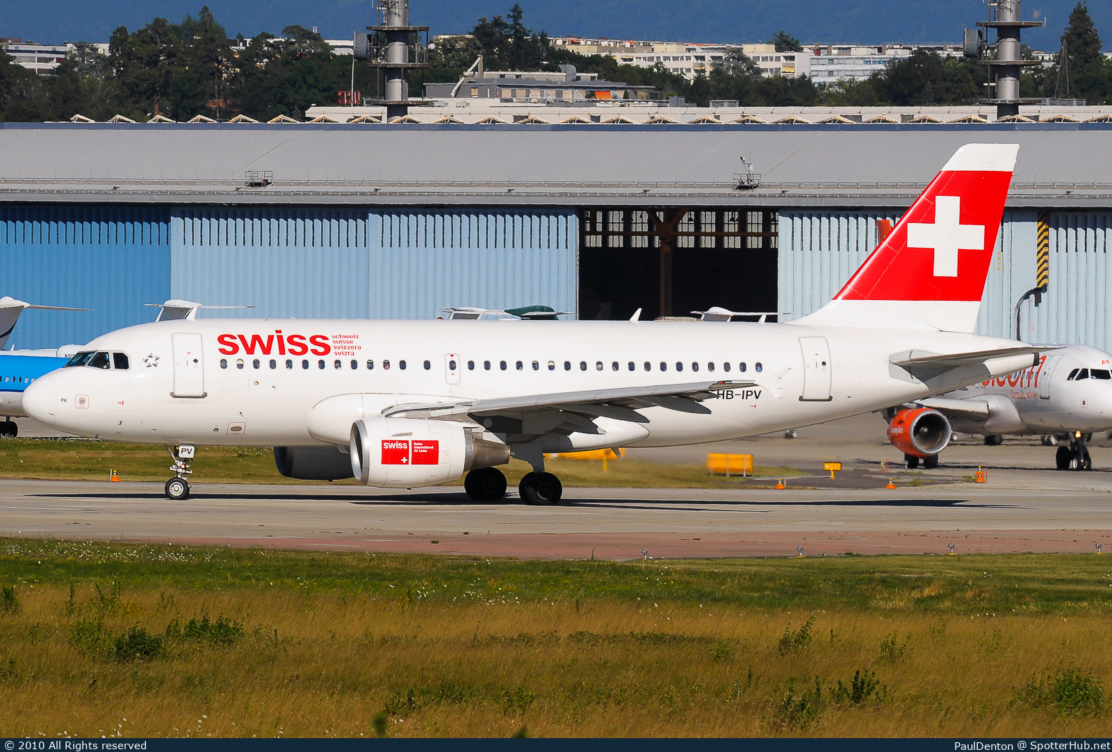 Photo of HB-IPV - Airbus A319-112 operated by Swiss International Air Lines