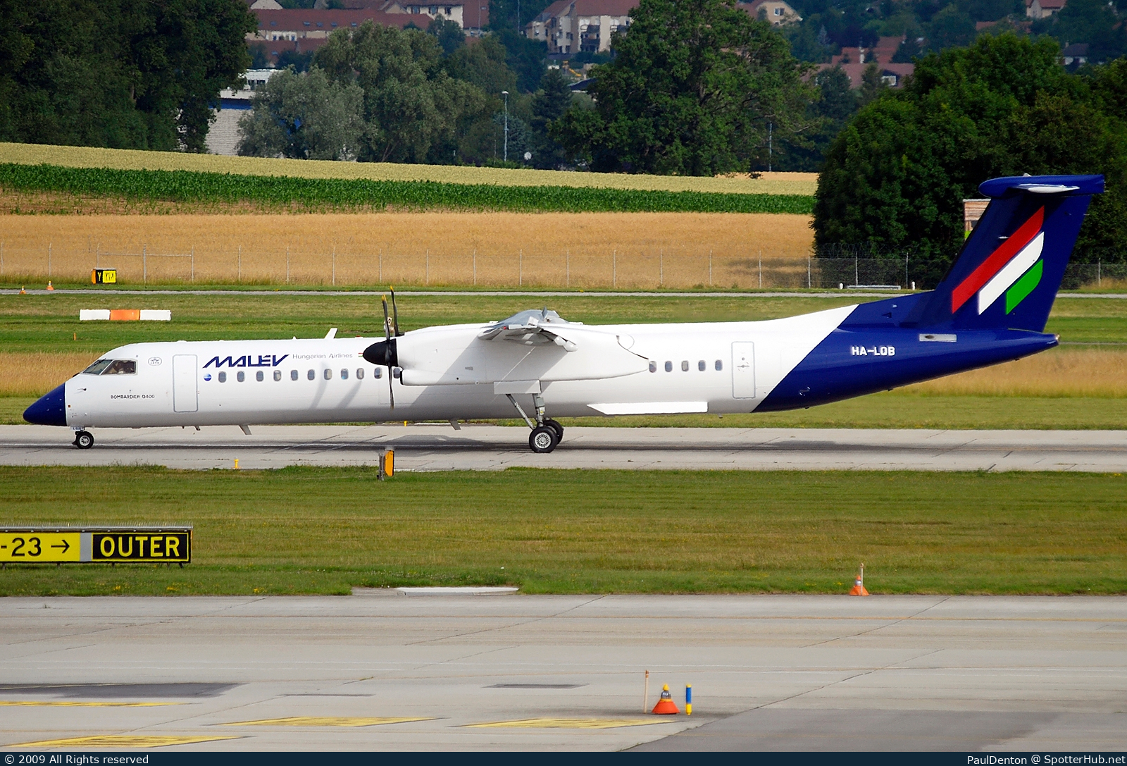 Photo of HA-LQB - Bombardier DHC-8-402 Dash 8 Q400 operated by Malév Hungarian Airlines