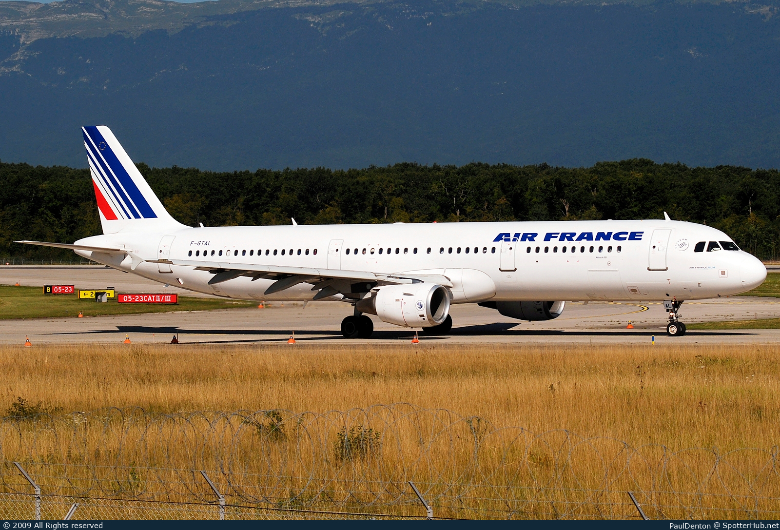 Photo of F-GTAL - Airbus A321-212 operated by Air France