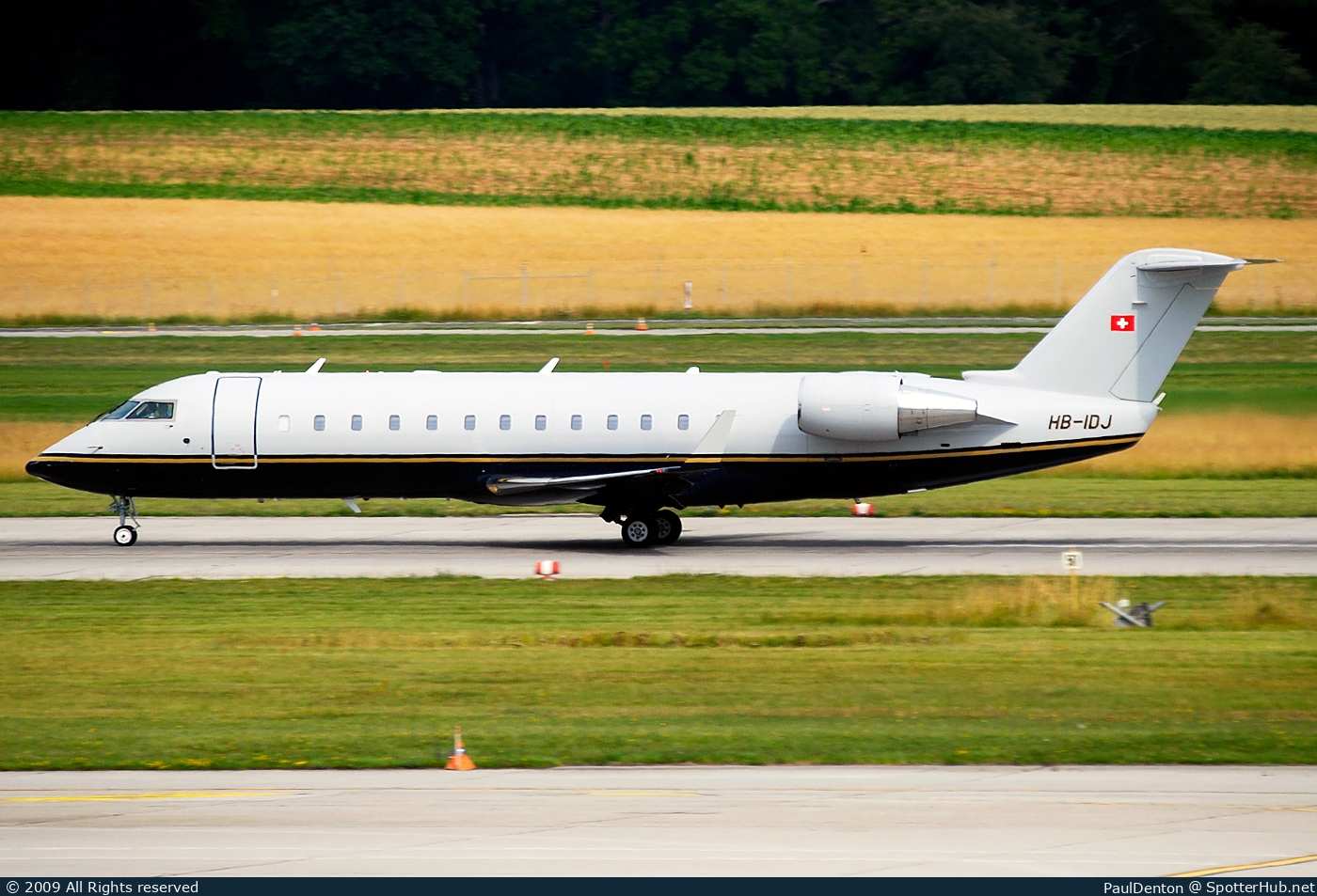 Photo of HB-IDJ - Bombardier CRJ-100SE operated by TAG Aviation