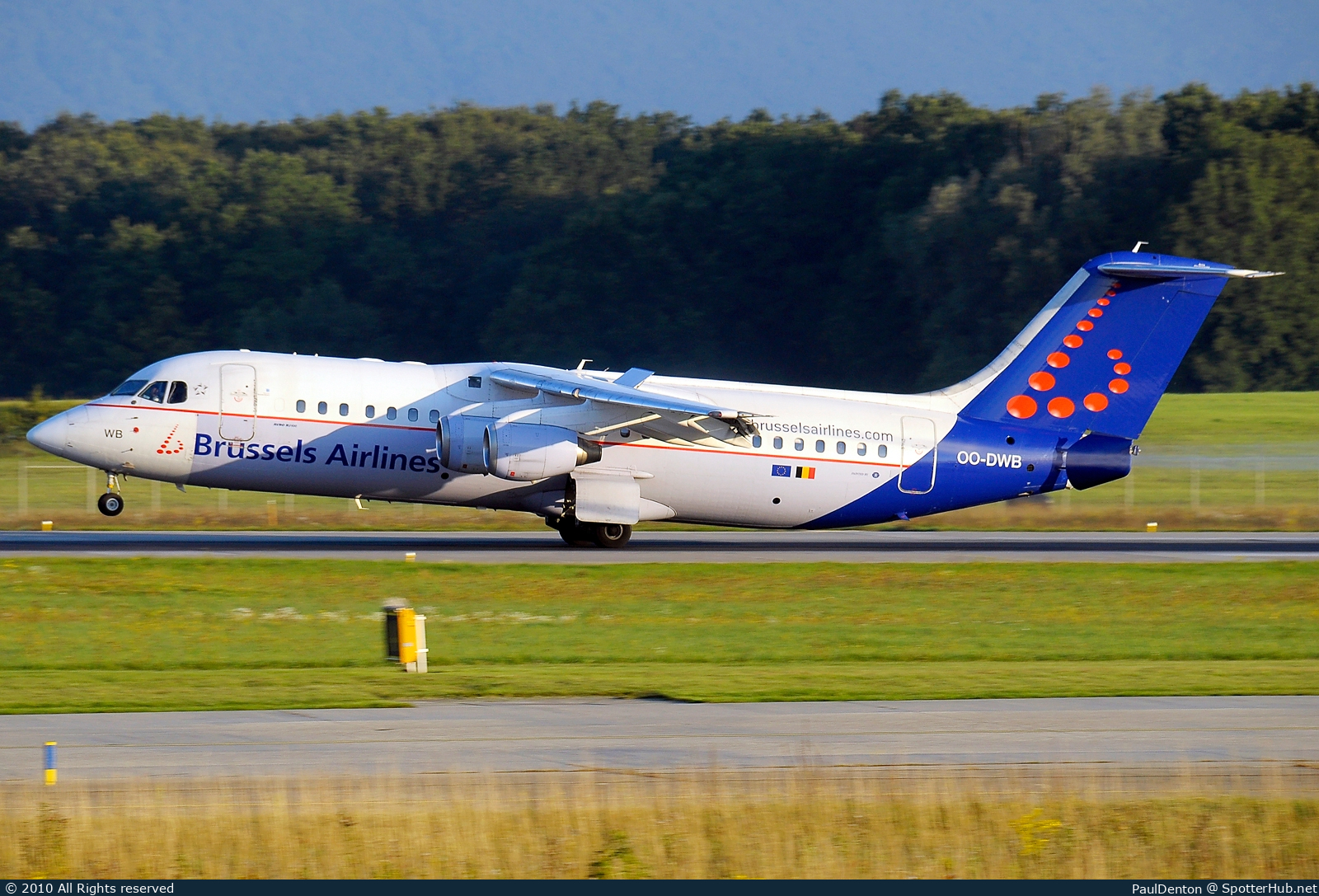 Photo of OO-DWB - British Aerospace Avro RJ100 operated by Brussels Airlines