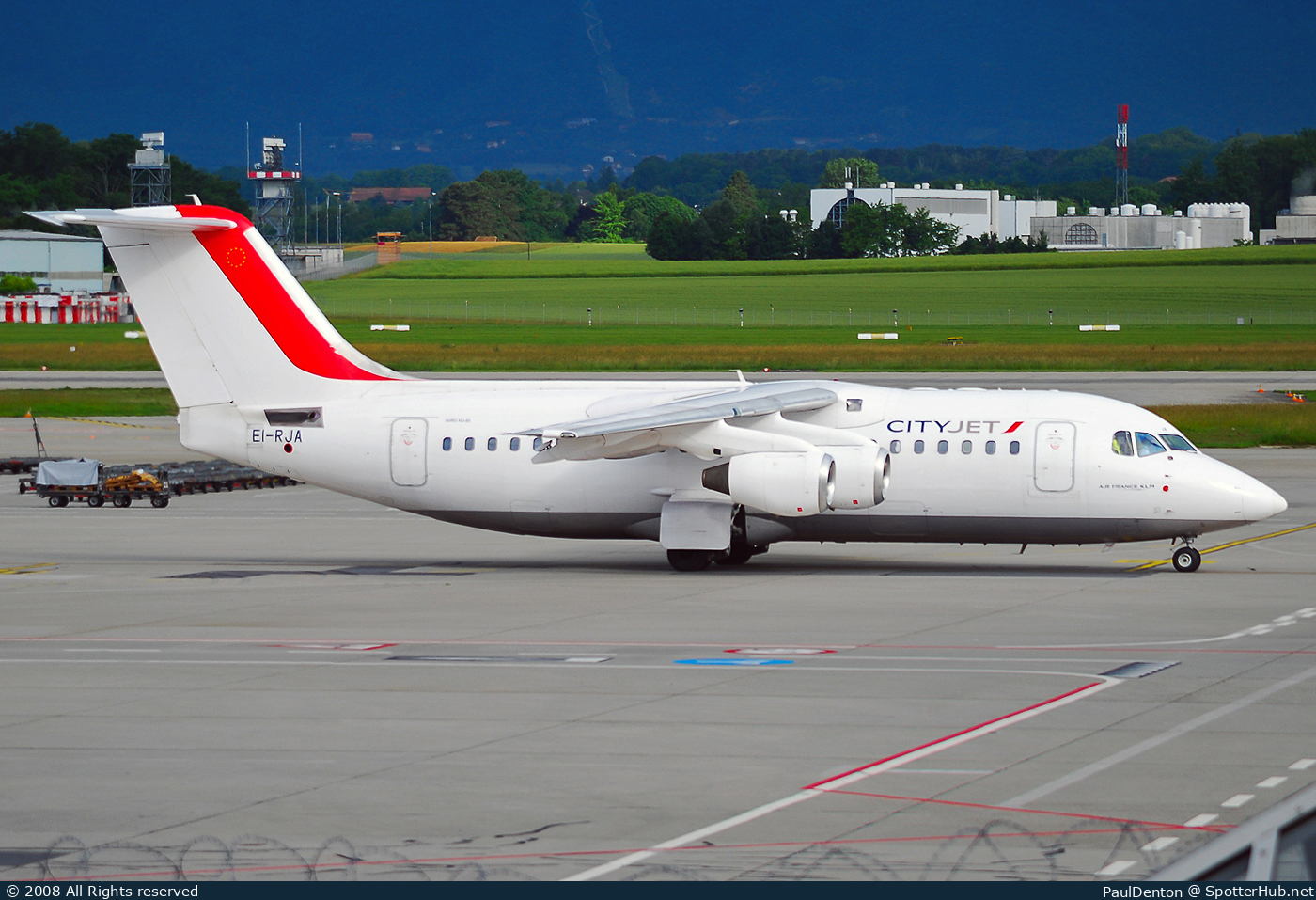 Photo of EI-RJA - British Aerospace Avro RJ85 operated by CityJet