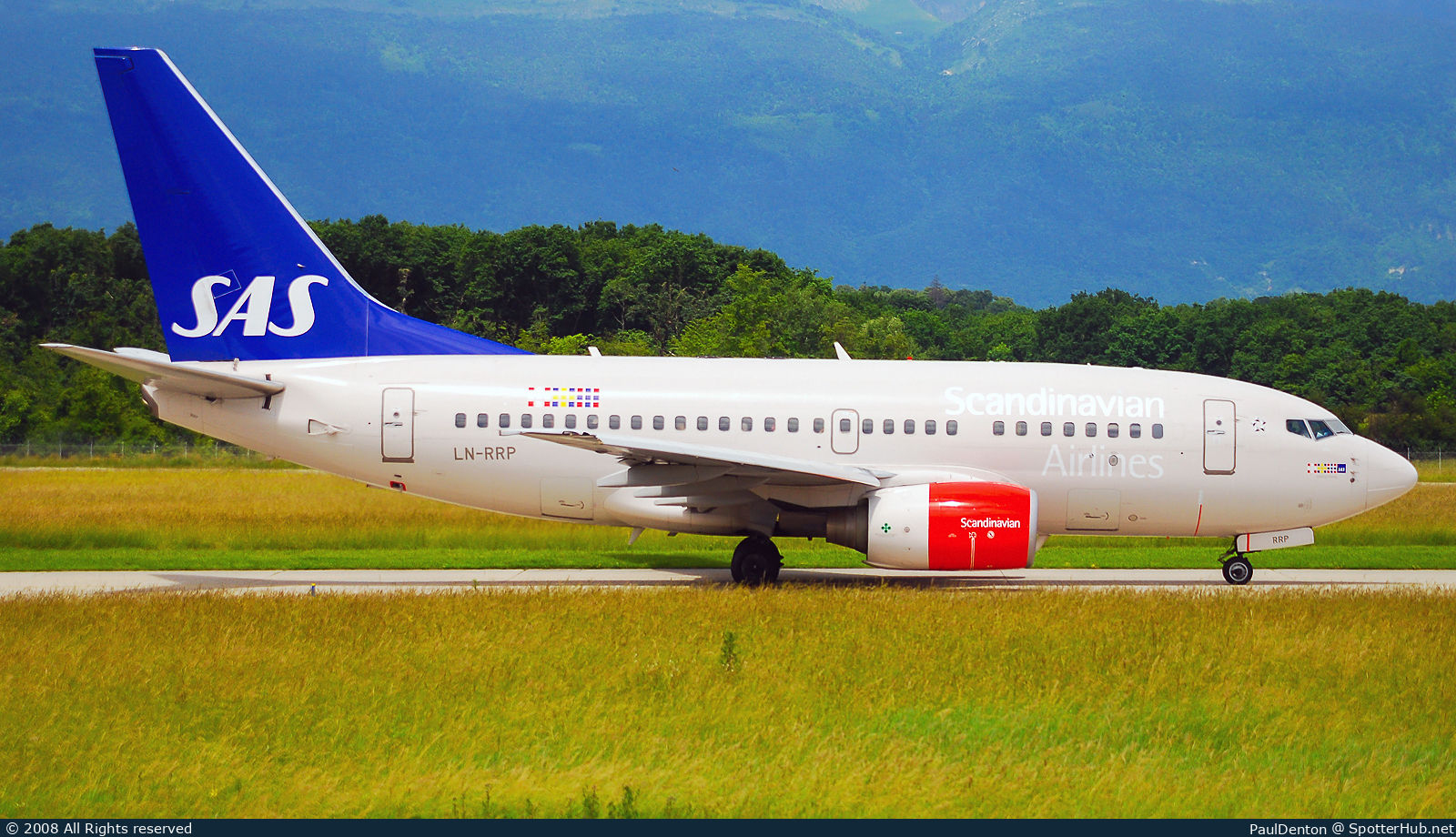 Photo of LN-RRP - Boeing 737-683 operated by SAS Scandinavian Airlines