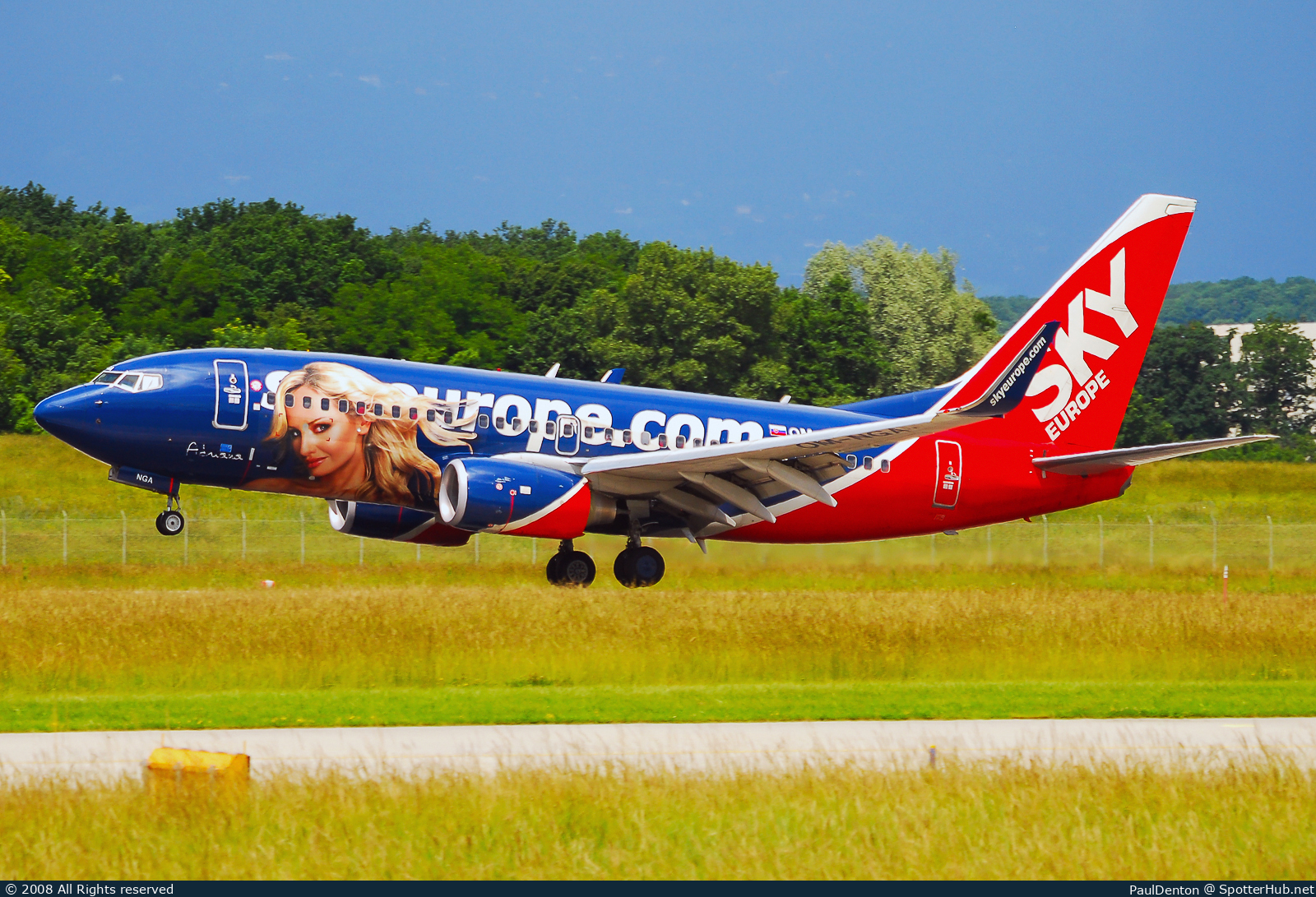 Photo of OM-NGA - Boeing 737-76N operated by SkyEurope Airlines