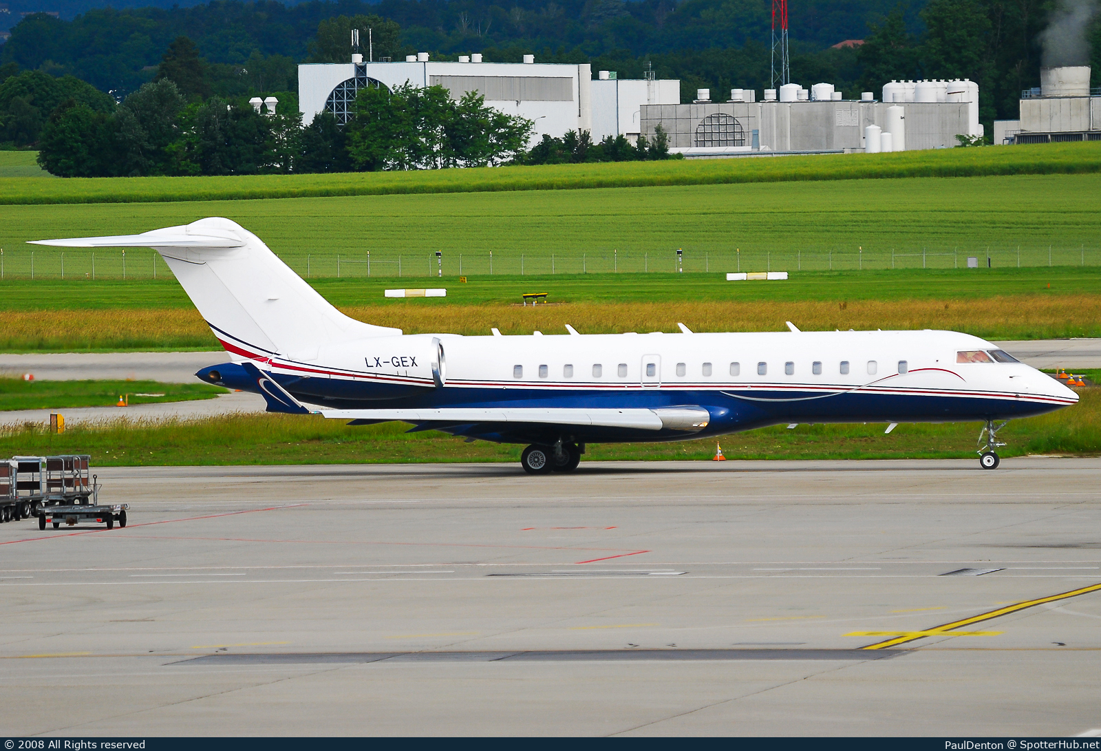 Photo of LX-GEX - Bombardier Global Express operated by Global Jet Luxembourg