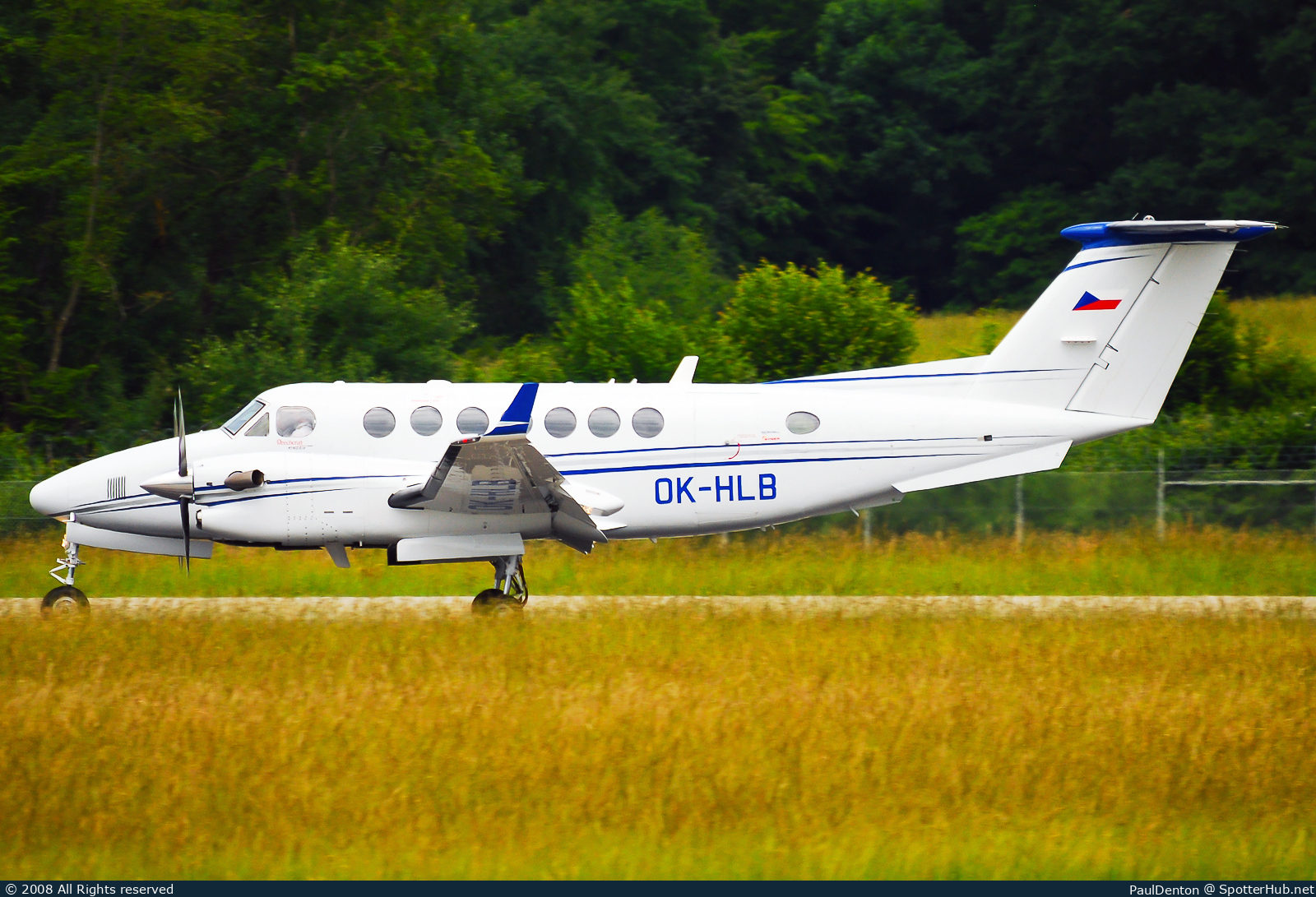 Photo of OK-HLB - Beechcraft B300 Super King Air 350 operated by Aerotaxi