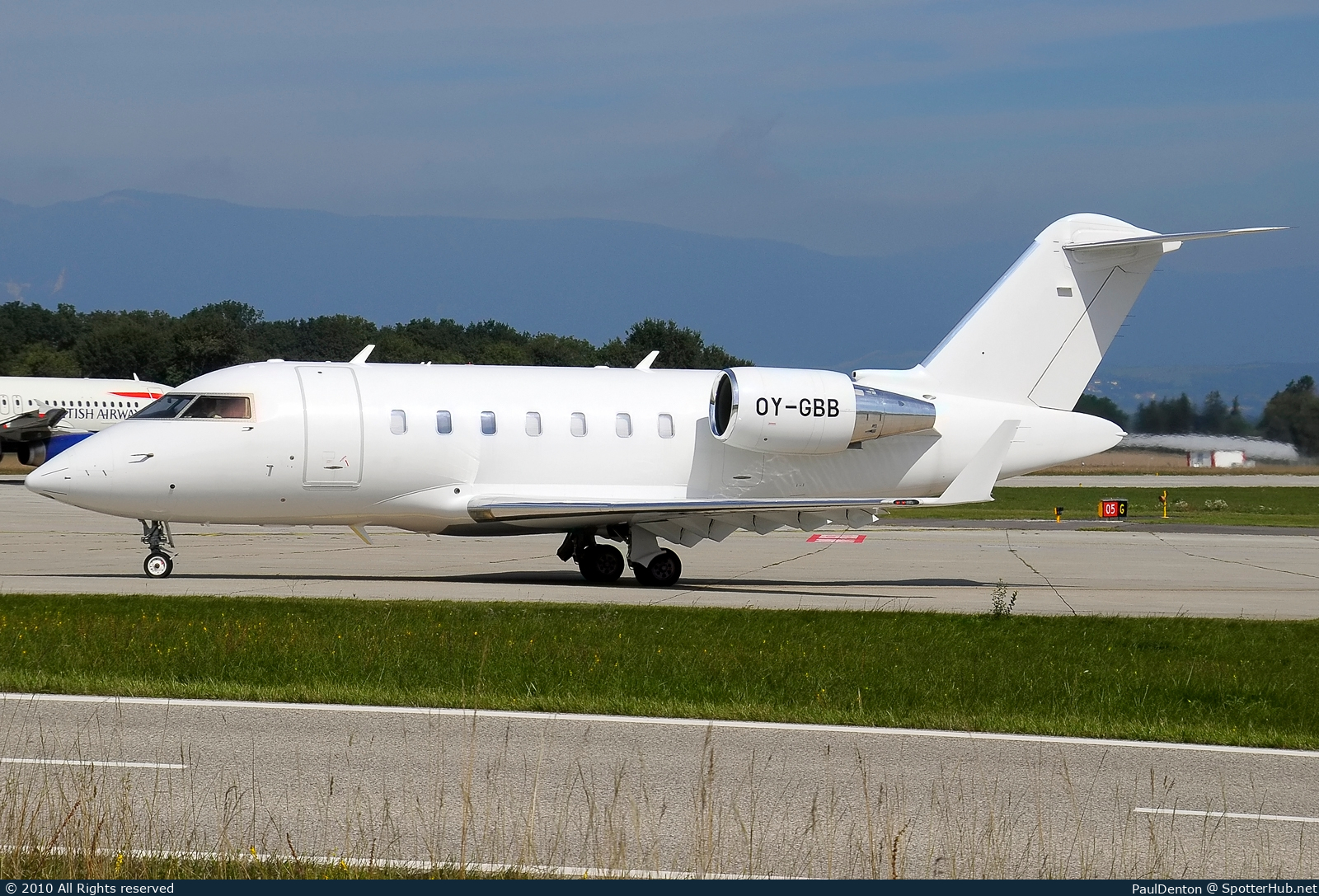 Photo of OY-GBB - Bombardier Challenger 605 operated by ExecuJet Scandinavia