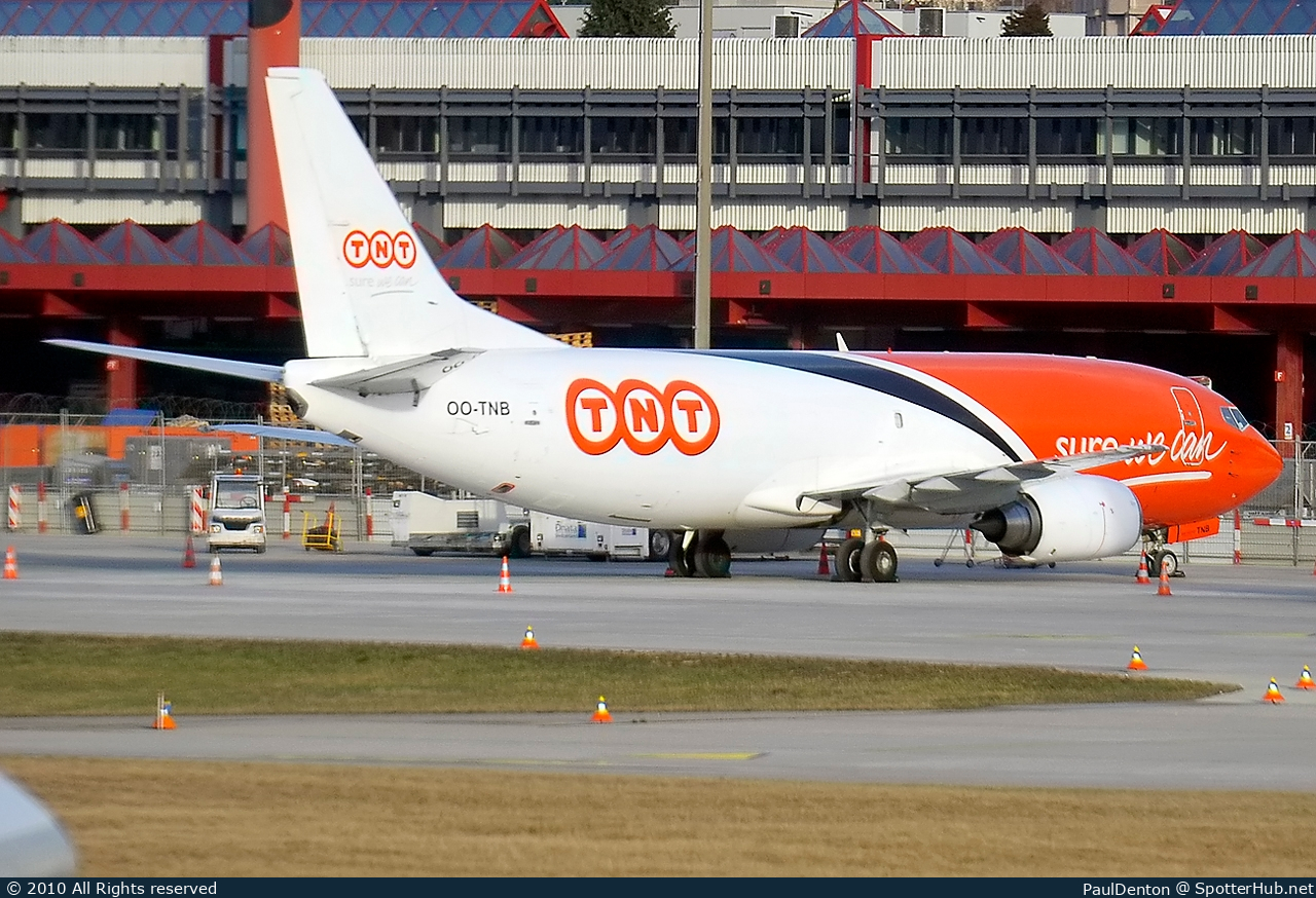 Photo of OO-TNB - Boeing 737-3T0(SF) operated by TNT Airways