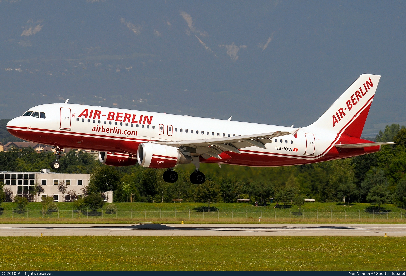 Photo of HB-IOW - Airbus A320-214 operated by Air Berlin (opb Belair Airlines)