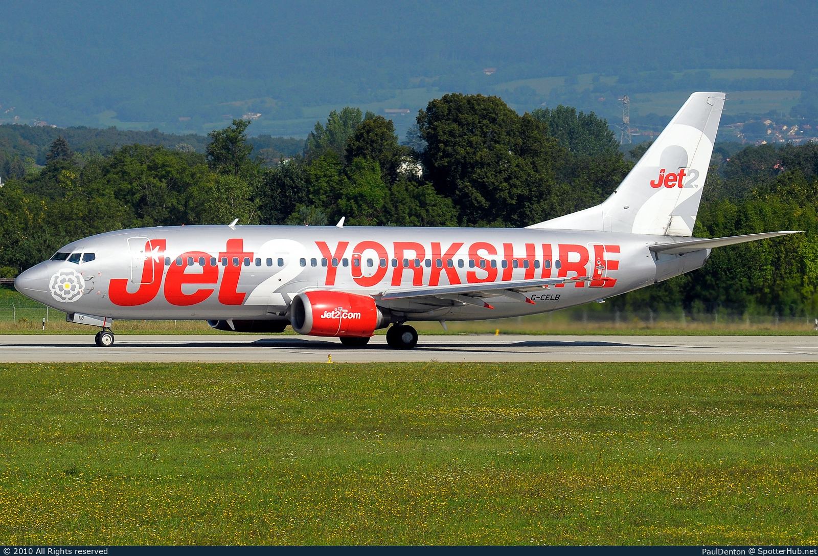 Photo of G-CELB - Boeing 737-377 operated by Jet2