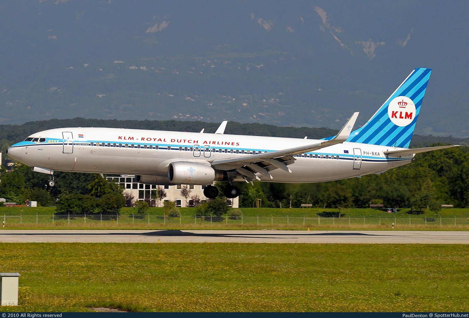 Photo of PH-BXA - Boeing 737-8K2 operated by KLM Royal Dutch Airlines