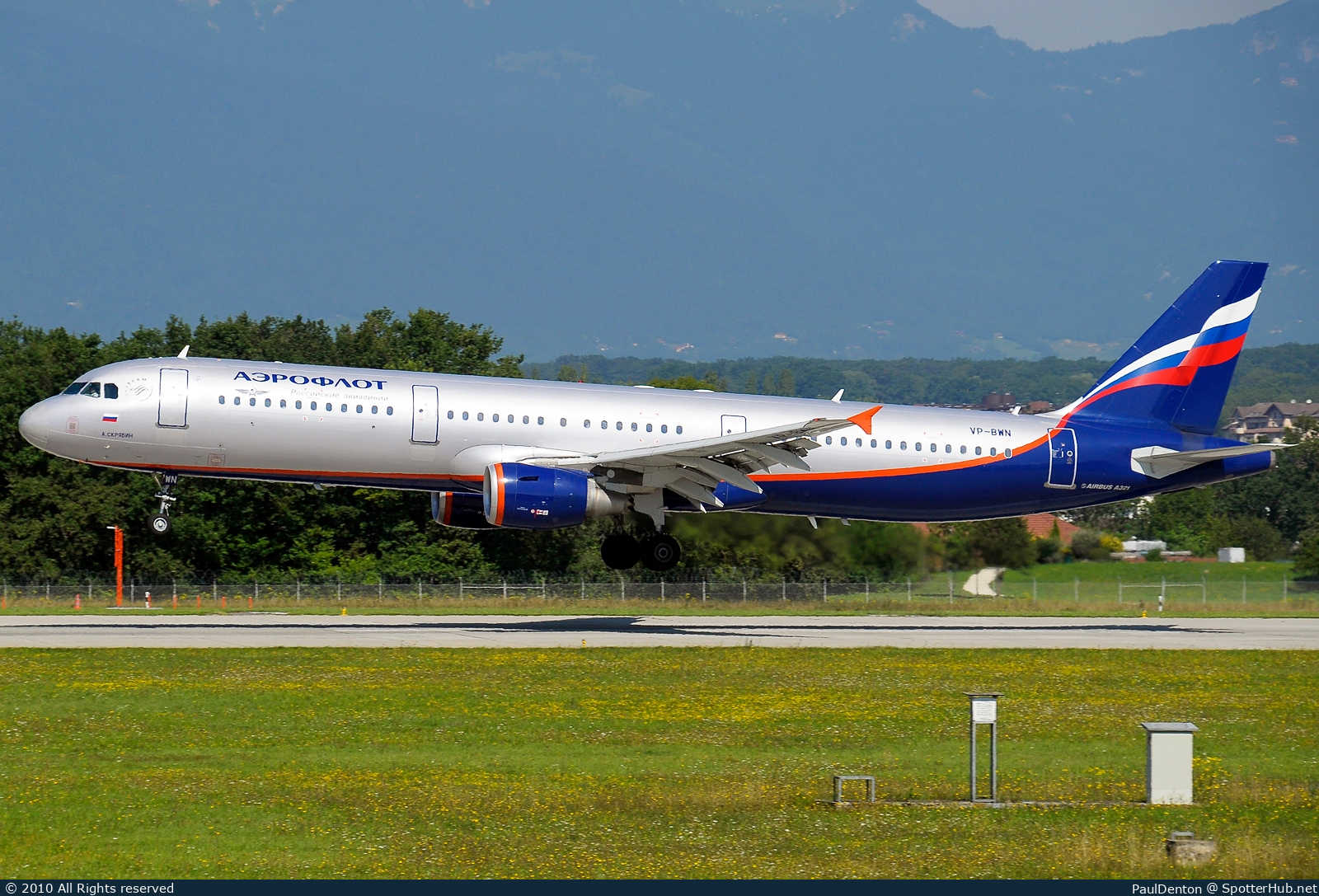 Photo of VP-BWN - Airbus A321-211 operated by Aeroflot