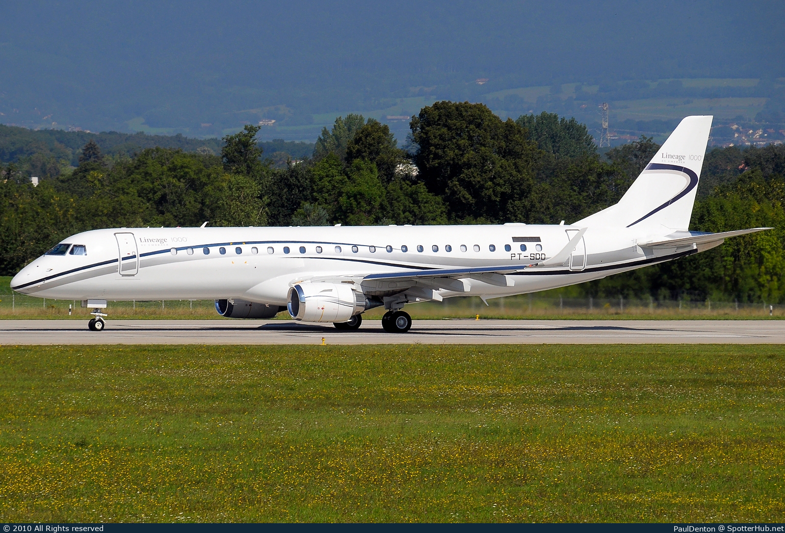 Photo of PT-SDD - Embraer Lineage 1000 operated by Embraer