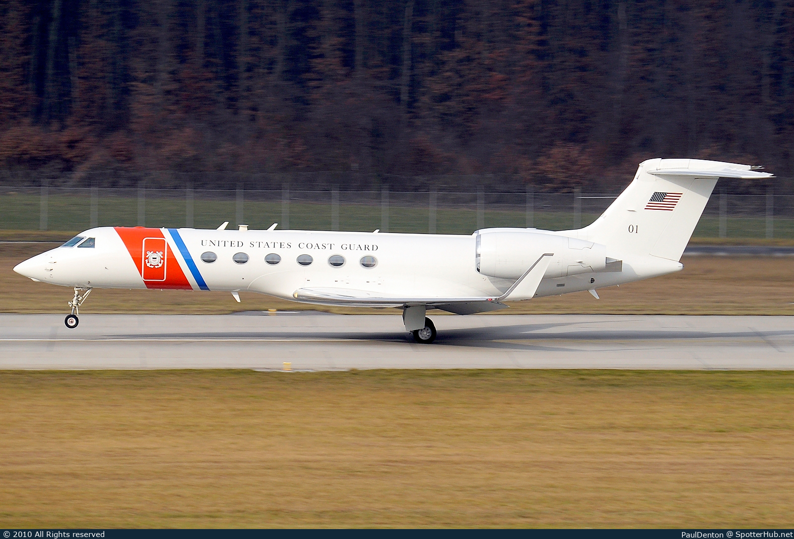 Photo of 01 - Gulfstream C-37A operated by US Coast Guard