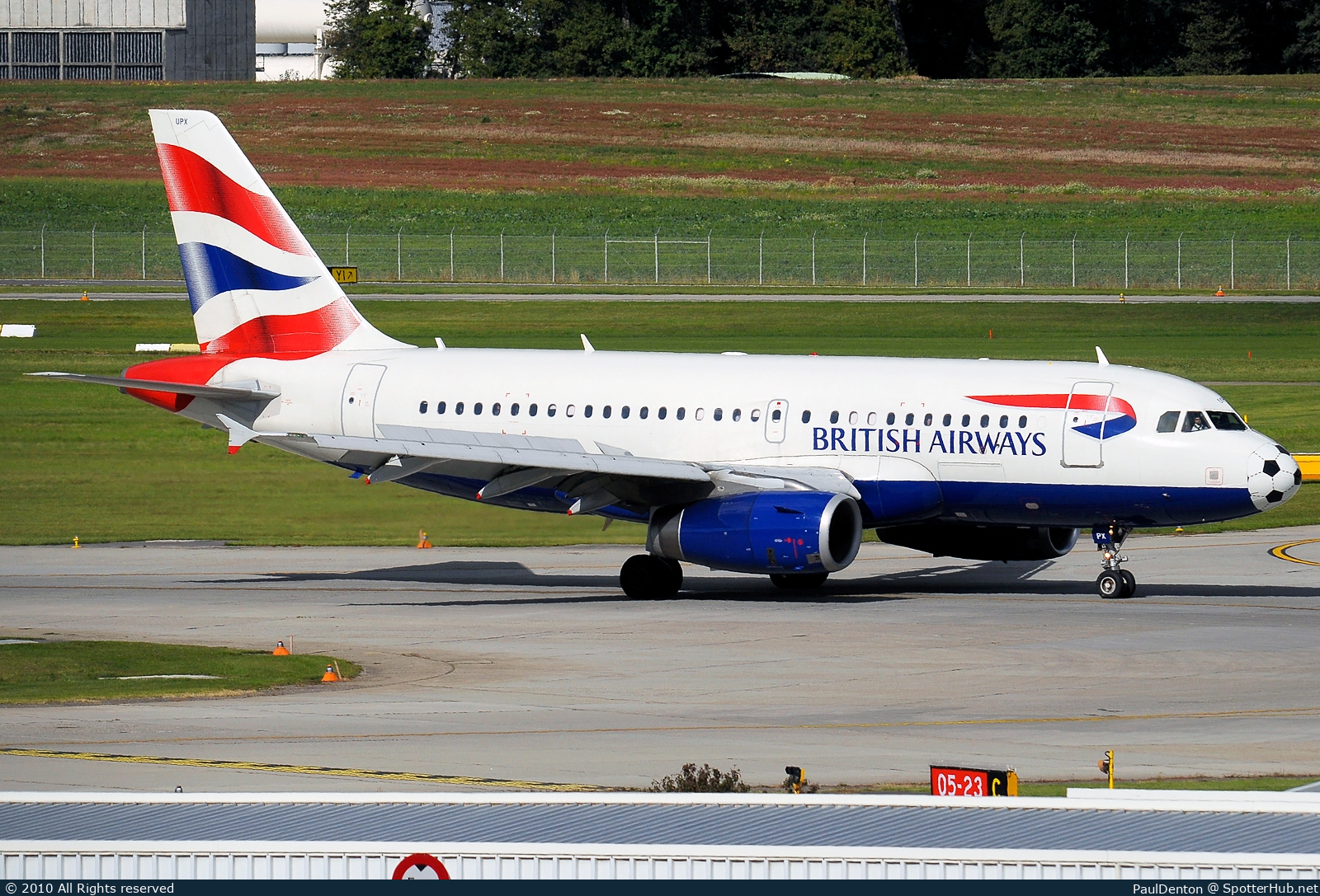 Photo of G-EUPX - Airbus A319-131 operated by British Airways