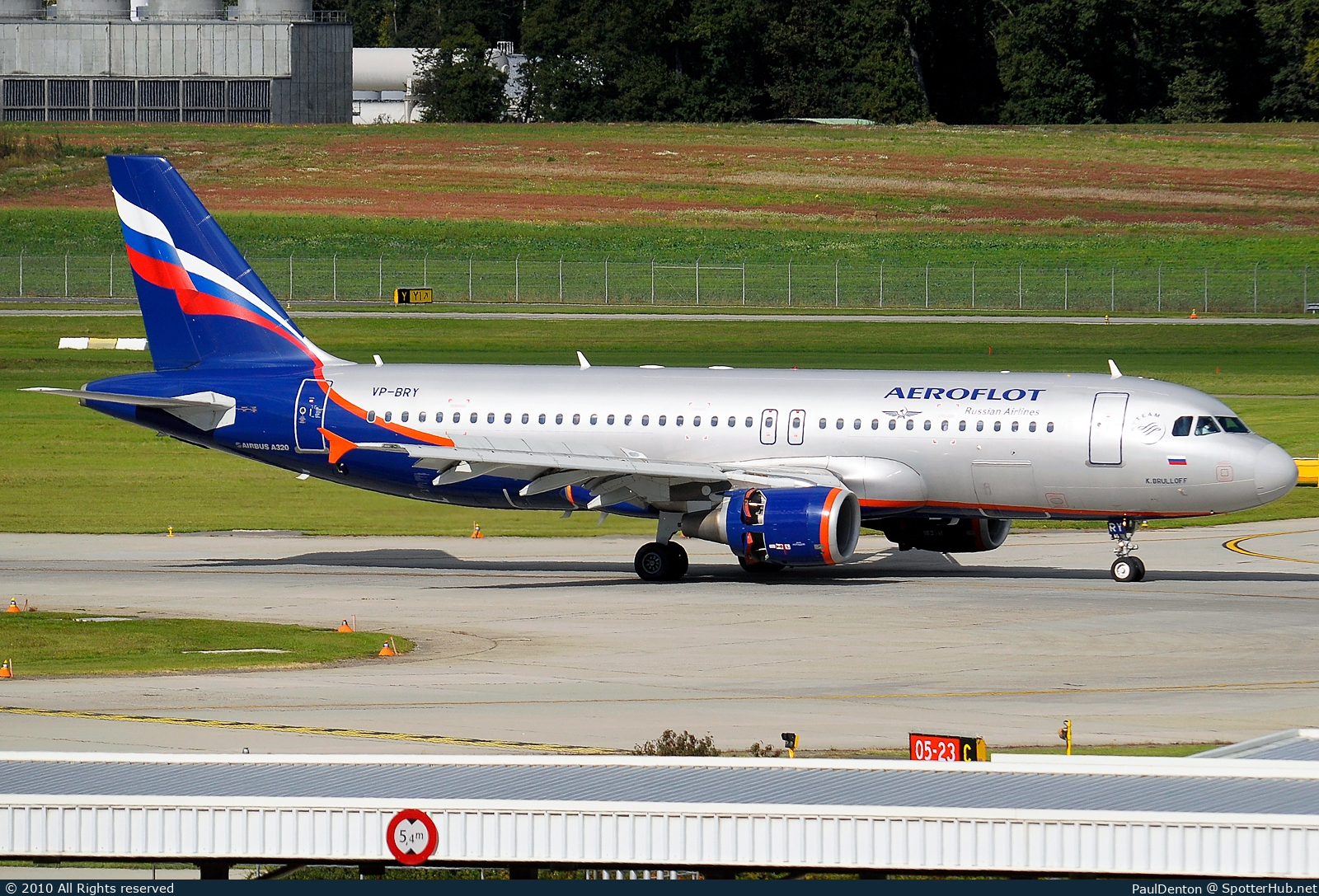 Photo of VP-BRY - Airbus A320-214 operated by Aeroflot