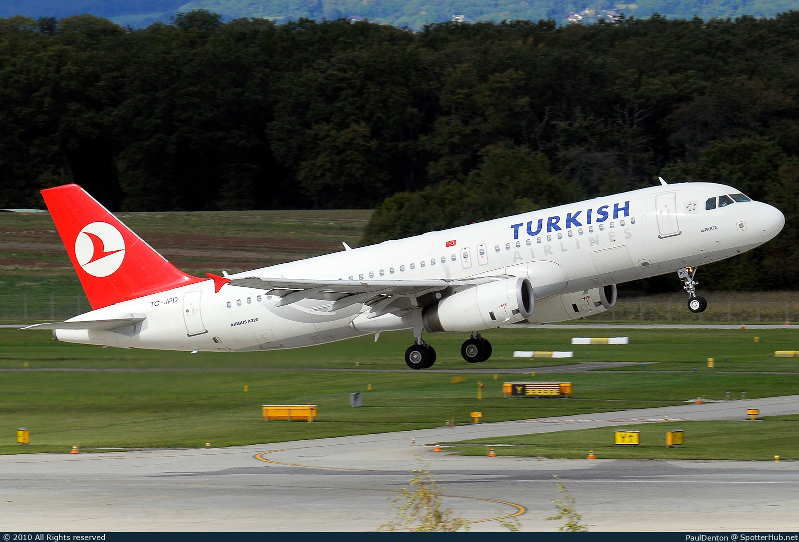 Photo of TC-JPD - Airbus A320-232 operated by Turkish Airlines