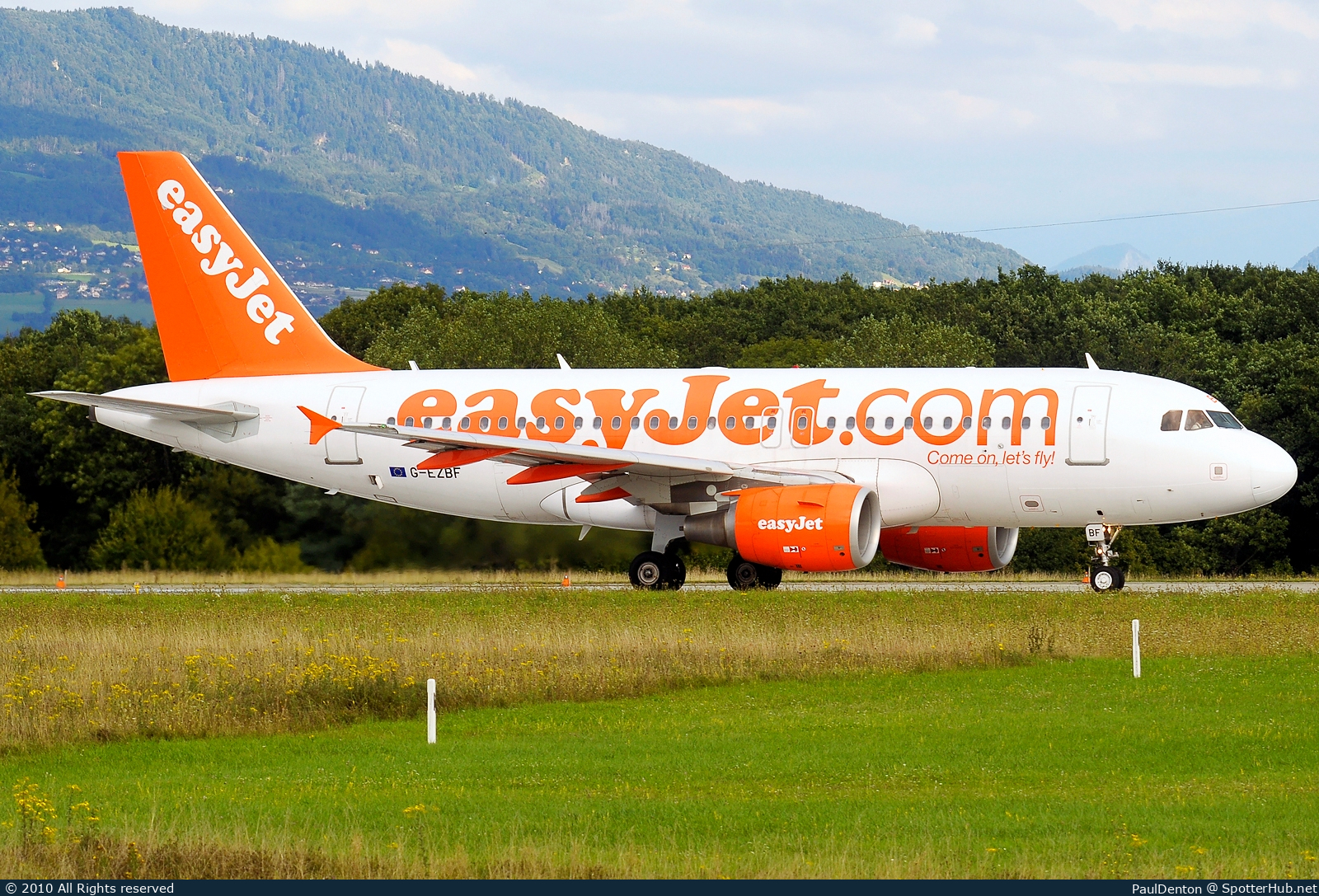 Photo of G-EZBF - Airbus A319-111 operated by easyJet