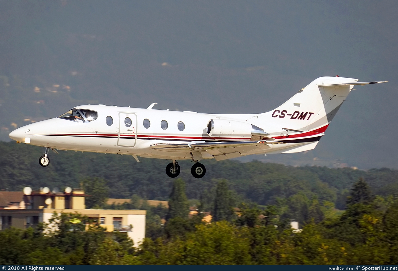 Photo of CS-DMT - Hawker Beechcraft 400XP operated by NetJets Europe