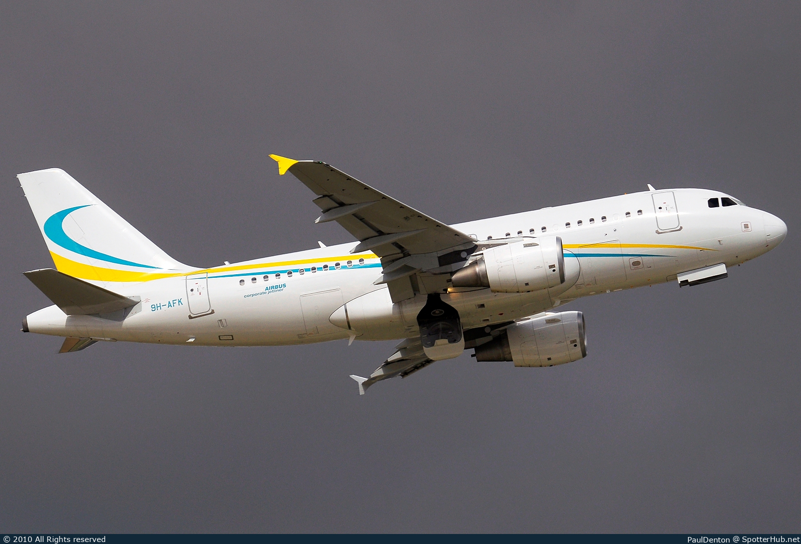 Photo of 9H-AFK - Airbus A319-115(CJ) operated by Comlux Aviation Malta