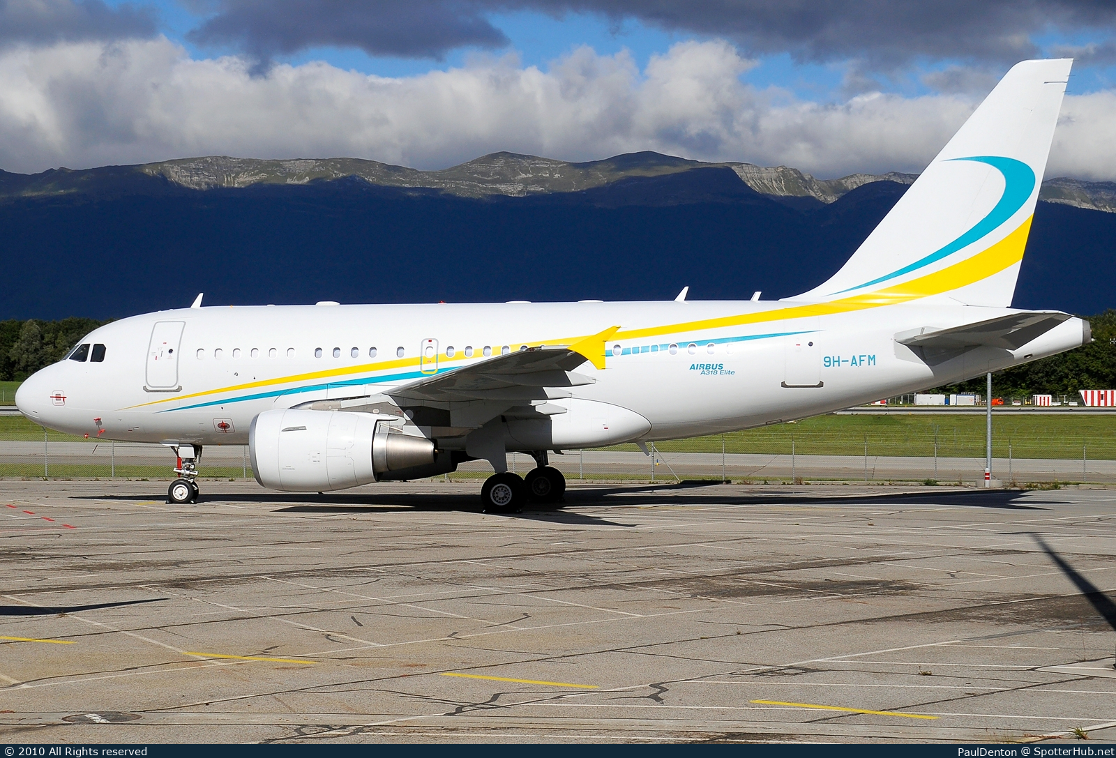 Photo of 9H-AFM - Airbus A318-112(CJ) Elite operated by Comlux Aviation Malta