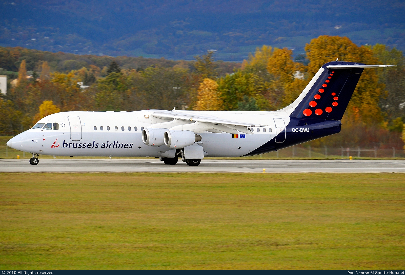 Photo of OO-DWJ - British Aerospace Avro RJ100 operated by Brussels Airlines