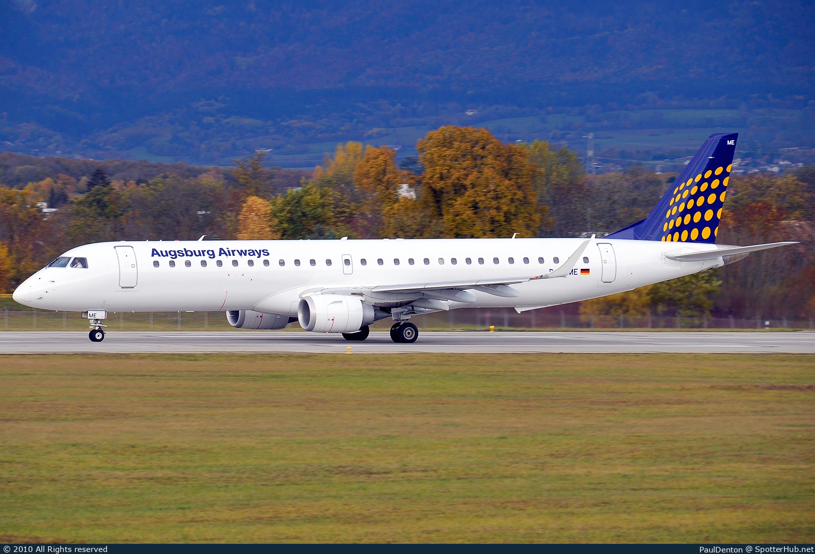 Photo of D-AEME - Embraer ERJ-195LR operated by Augsburg Airways