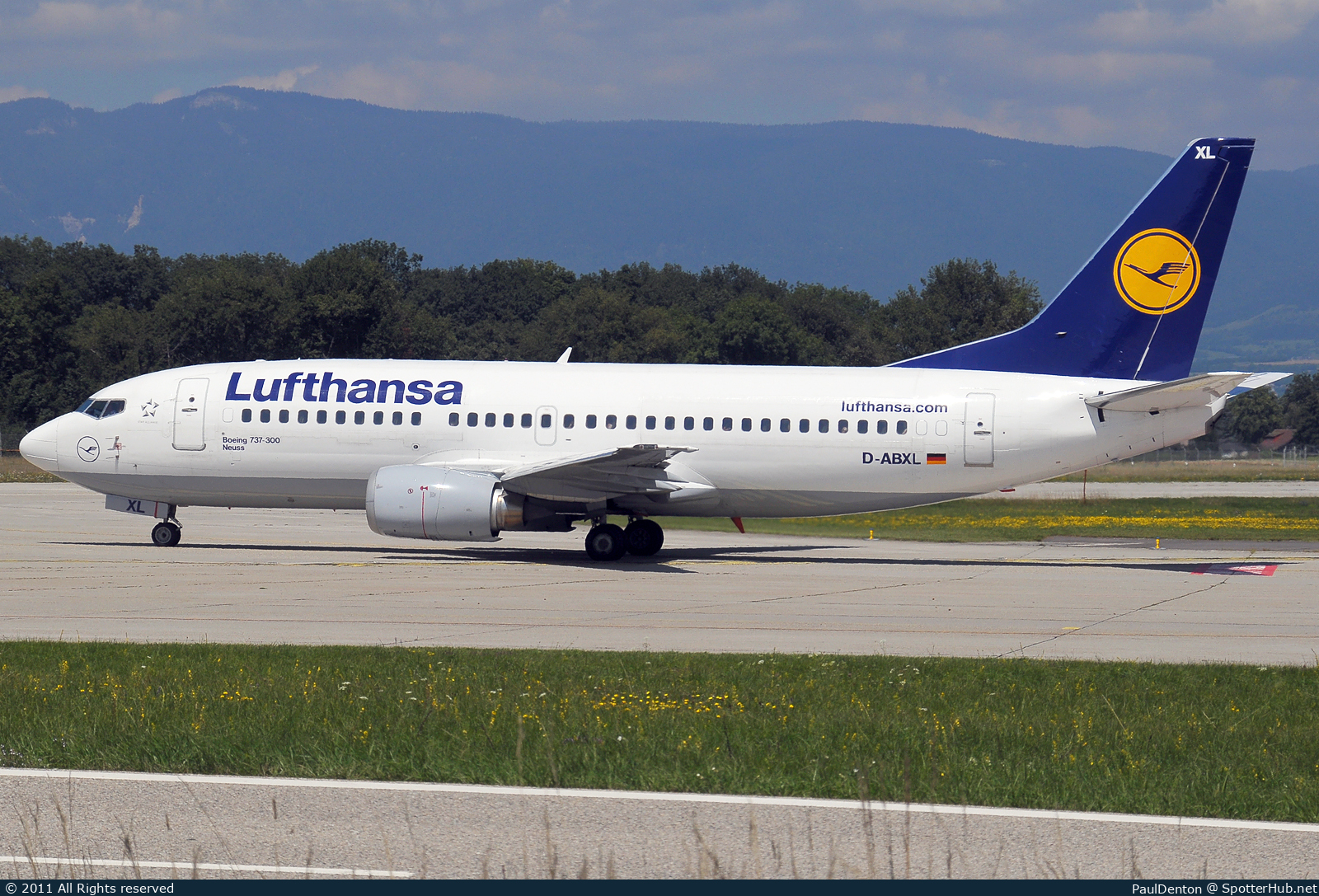 Photo of D-ABXL - Boeing 737-330 operated by Lufthansa
