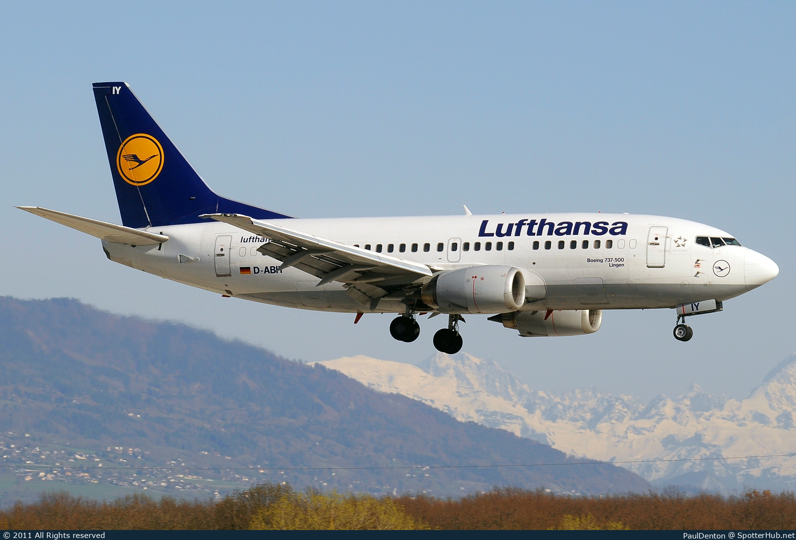 Photo of D-ABIY - Boeing 737-530 operated by Lufthansa