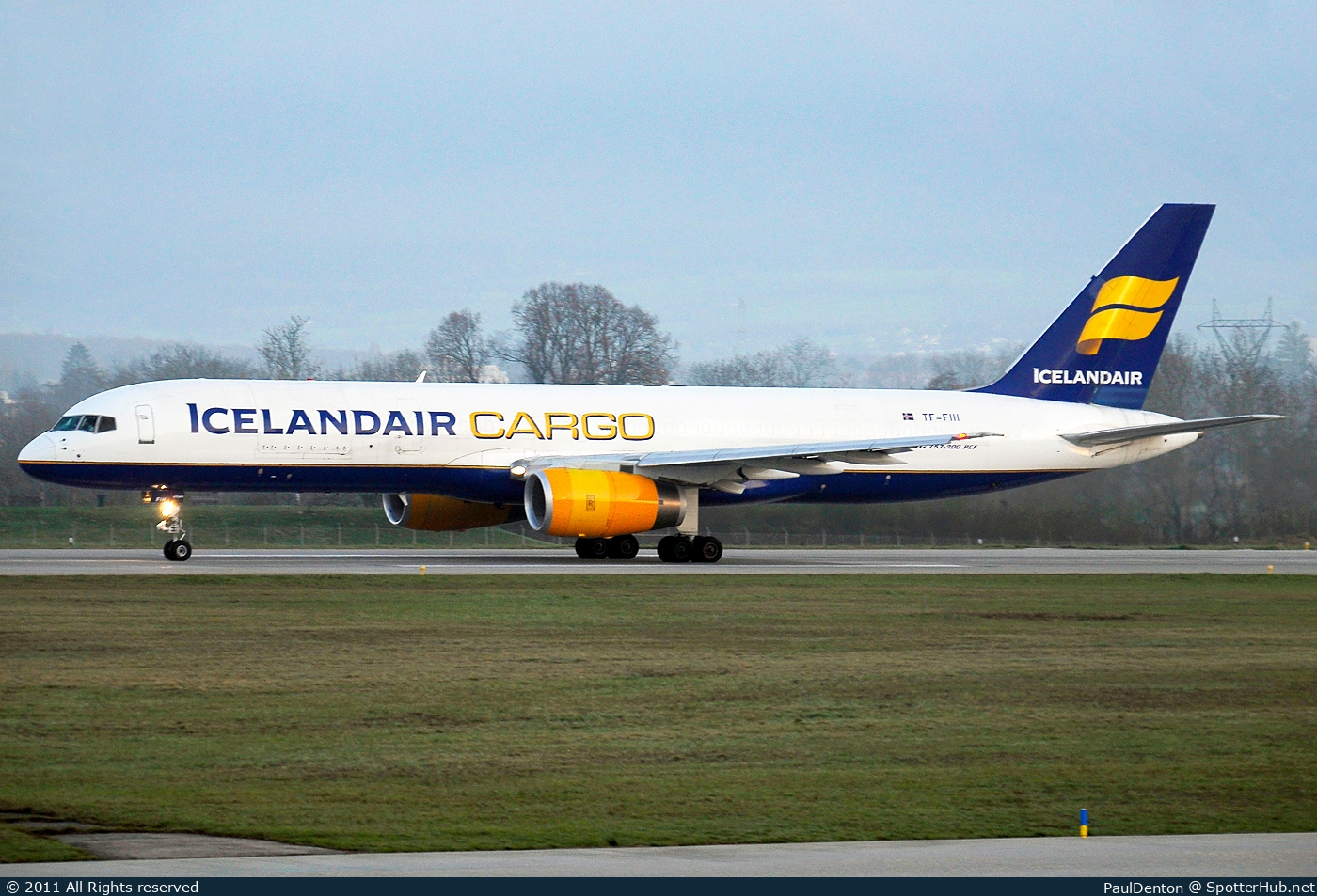 Photo of TF-FIH - Boeing 757-208(PCF) operated by Icelandair Cargo