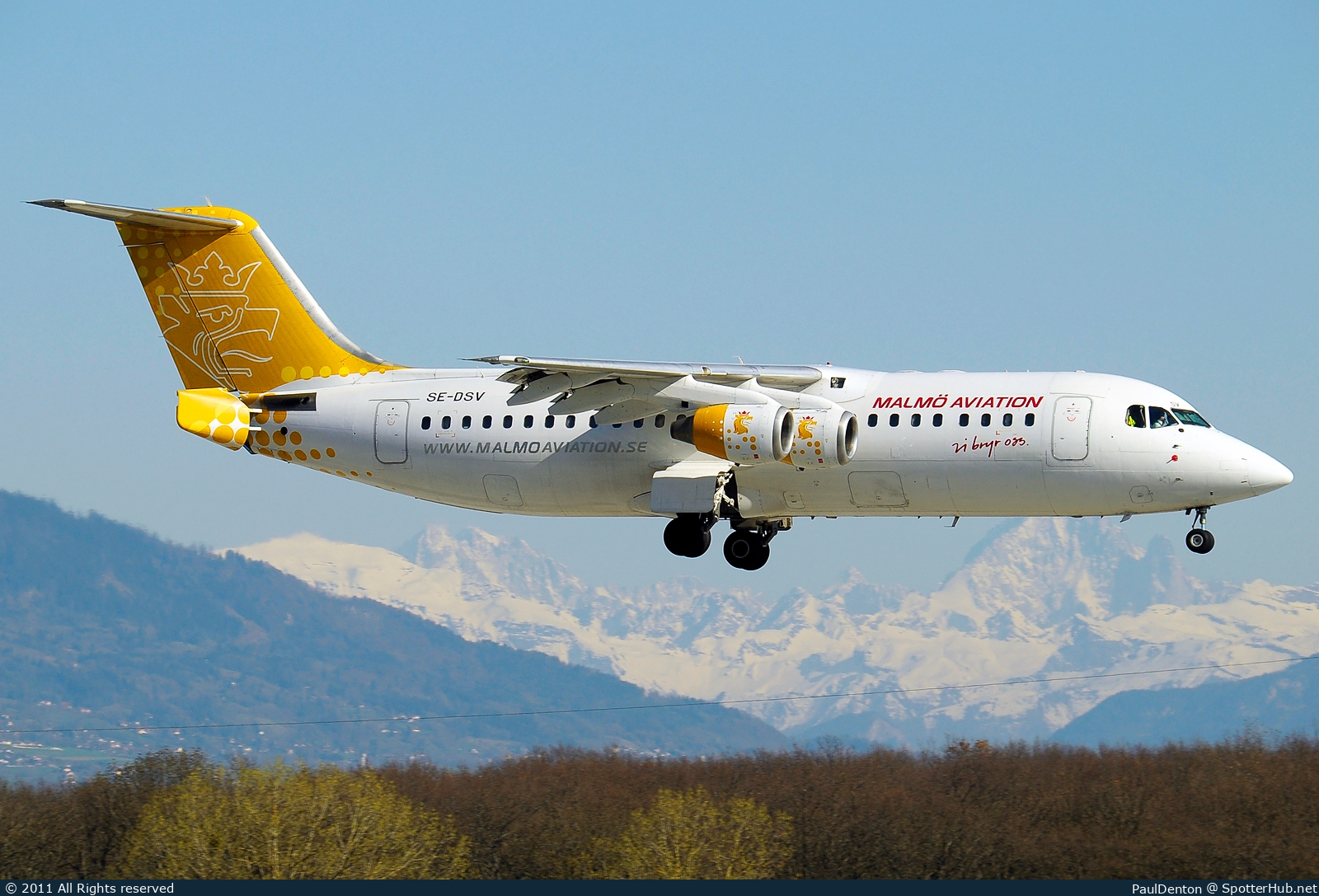 Photo of SE-DSV - British Aerospace Avro RJ100 operated by Malmö Aviation