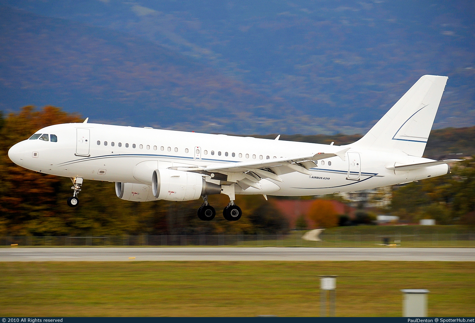 Photo of HZ-A4 - Airbus A319-112 operated by Alpha Star Aviation Services