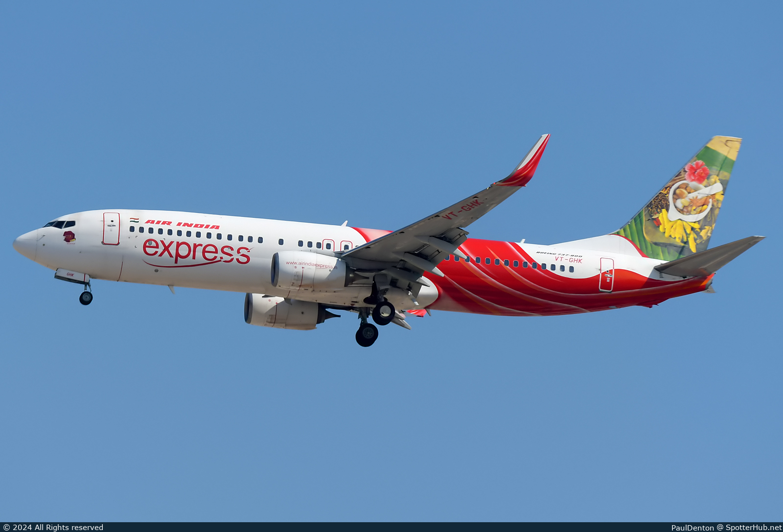 Photo of VT-GHK - Boeing 737-86N operated by Air India Express