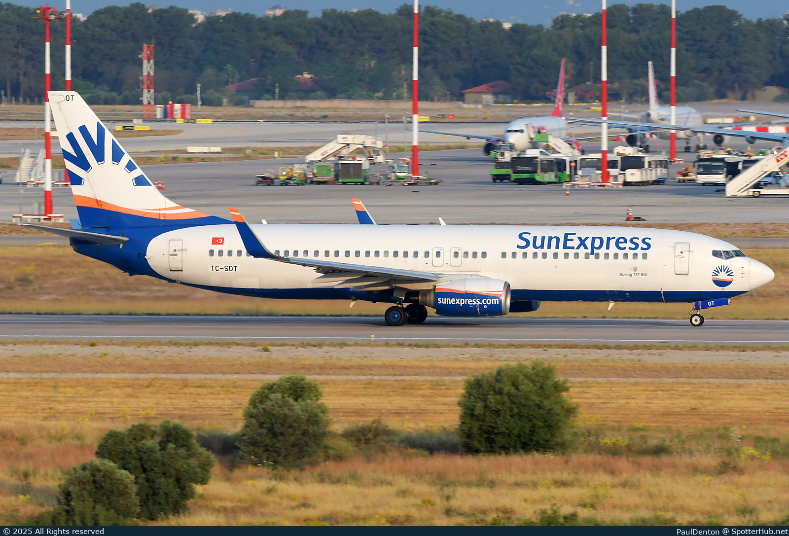 Photo of TC-SOT - Boeing 737-8Z9 operated by SunExpress
