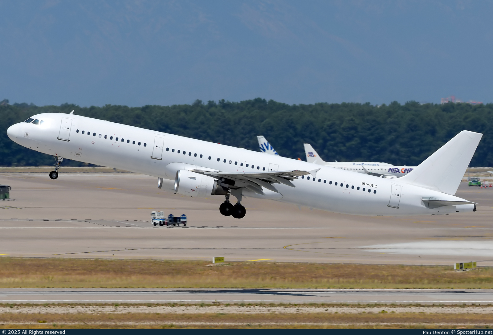 Photo of 9H-SLC - Airbus A321-211 operated by AnadoluJet (opb SmartLynx Malta)