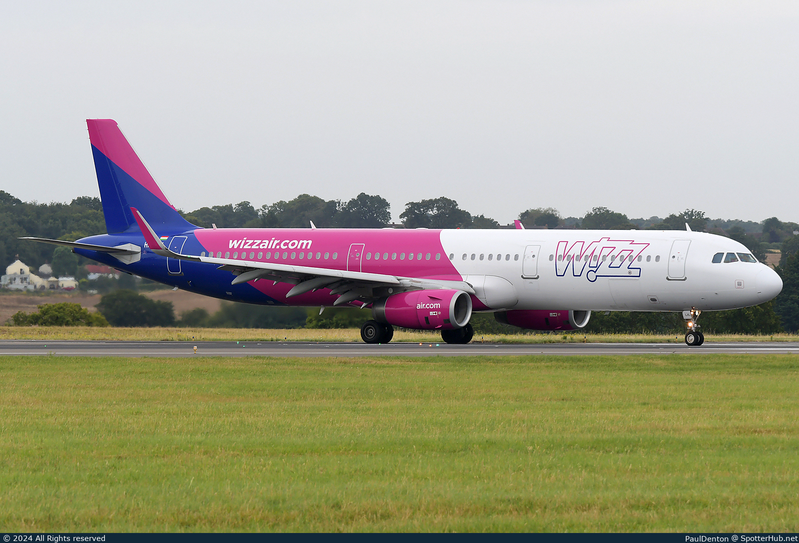 Photo of HA-LXL - Airbus A321-231 operated by Wizz Air