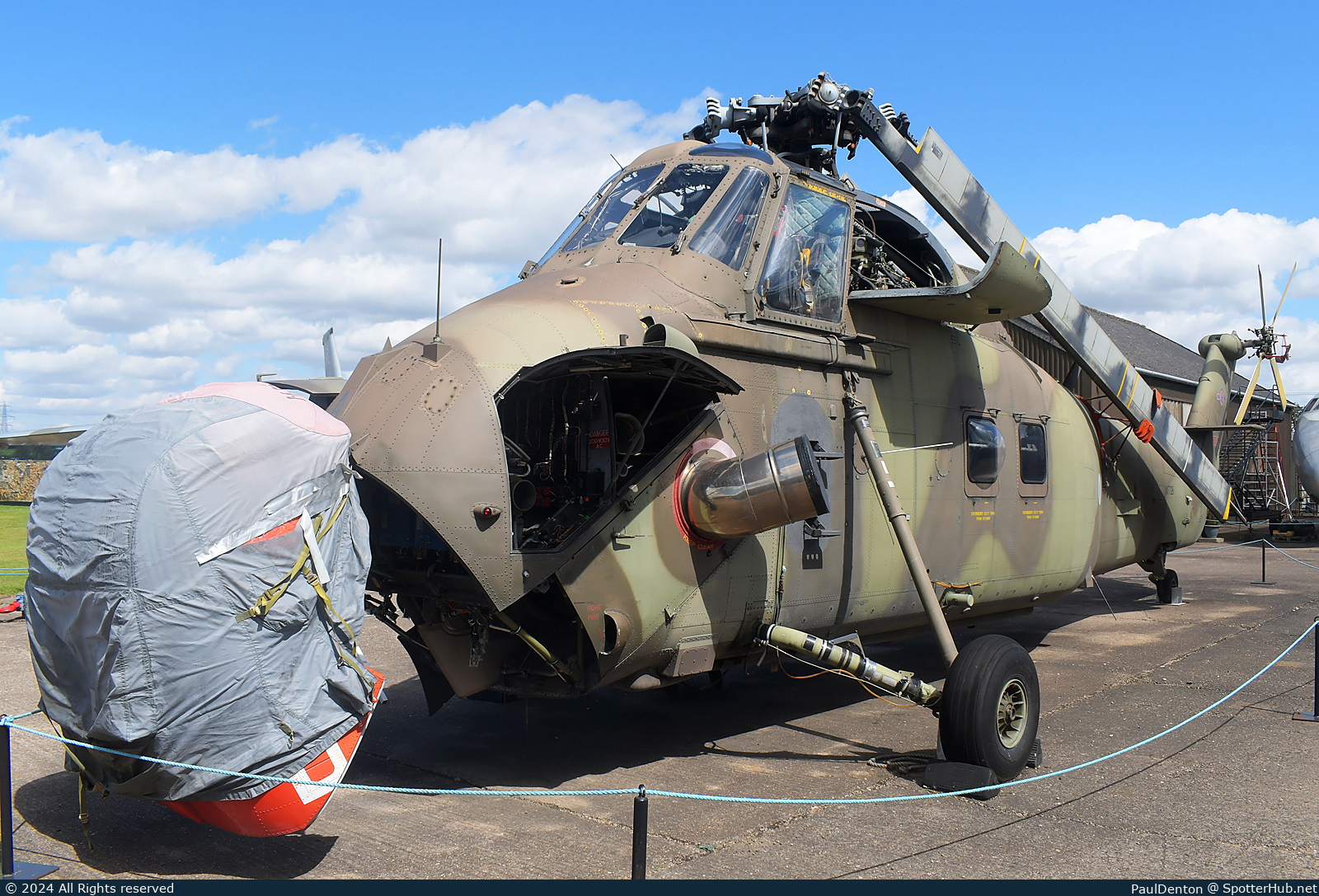 Photo of XV728 - Westland Wessex HC.2 operated by Royal Air Force