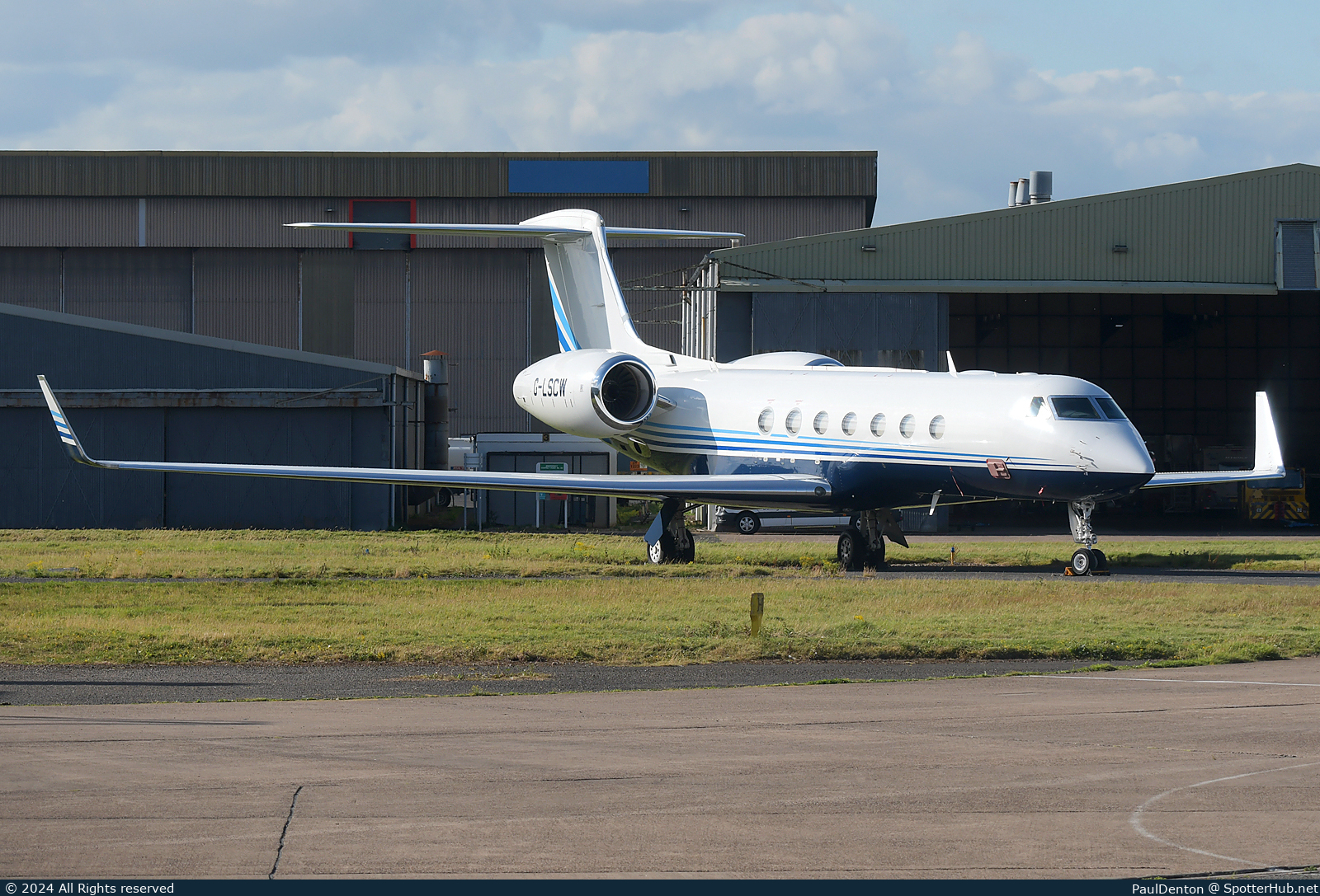 Photo of G-LSCW - Gulfstream GV-SP (G550) operated by Jet Concierge Club