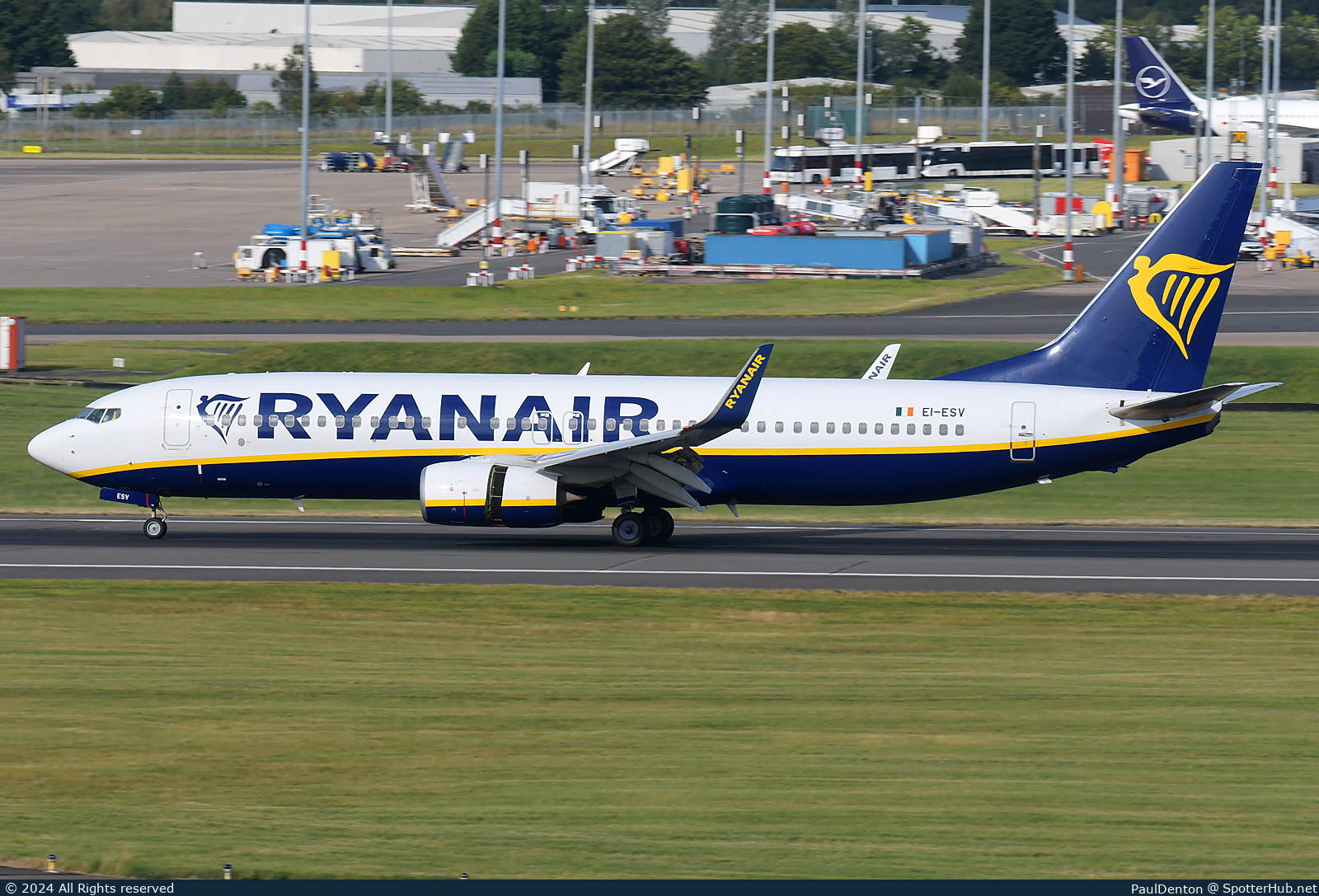 Photo of EI-ESV - Boeing 737-8AS operated by Ryanair