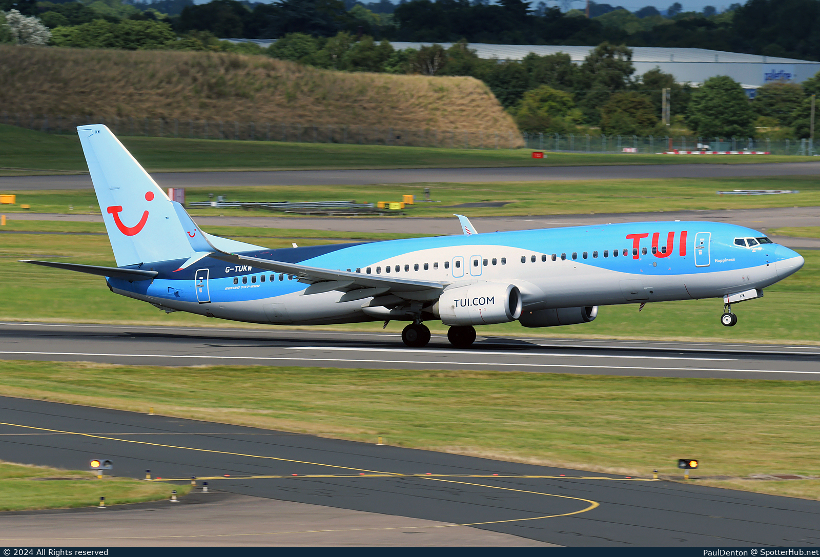 Photo of G-TUKW - Boeing 737-8K5 operated by TUI Airways