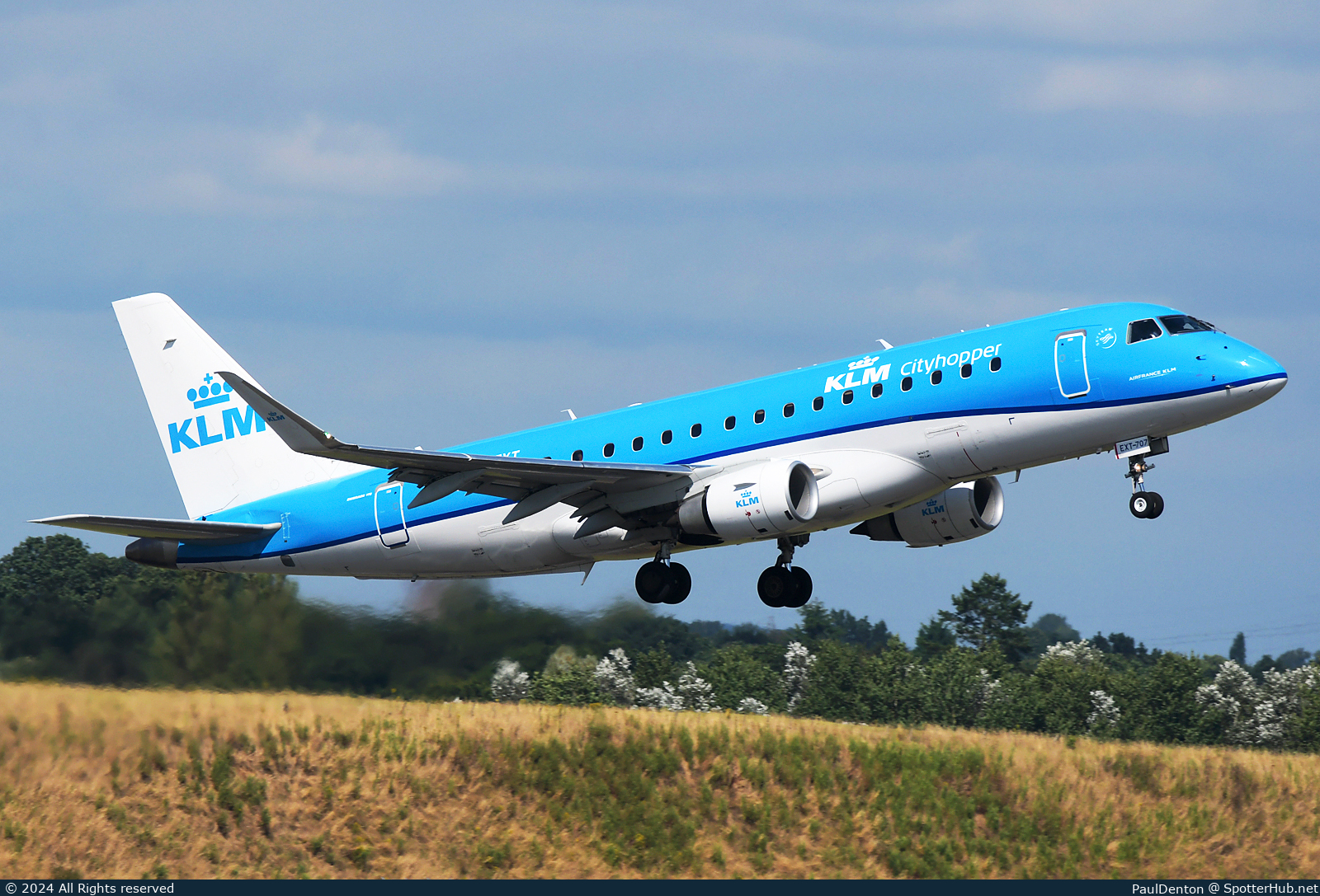 Photo of PH-EXT - Embraer ERJ-175STD operated by KLM Cityhopper