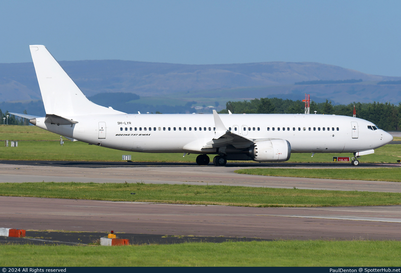 Photo of 9H-LYR - Boeing 737 MAX 8 operated by SmartLynx Malta