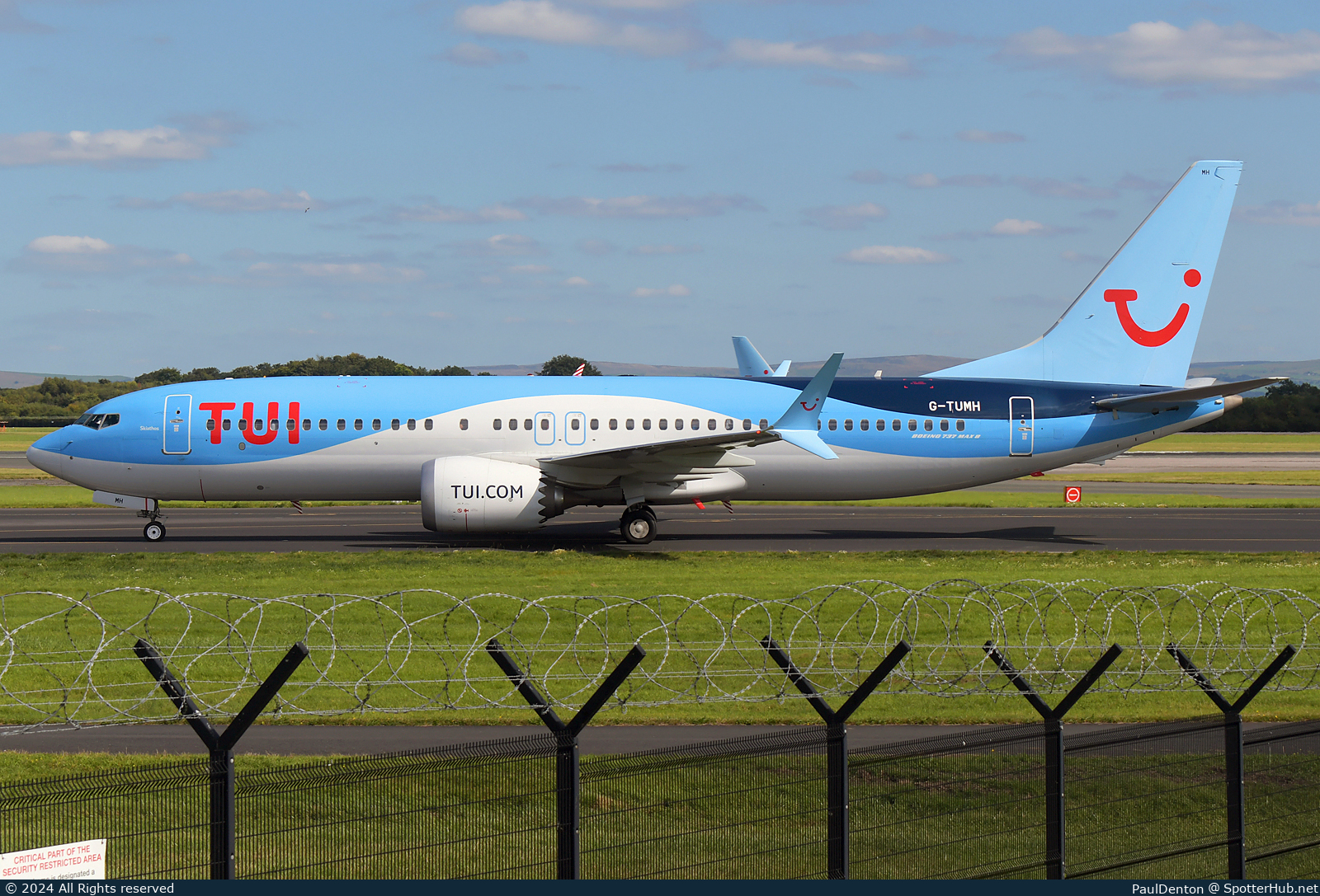 Photo of G-TUMH - Boeing 737 MAX 8 operated by TUI Airways