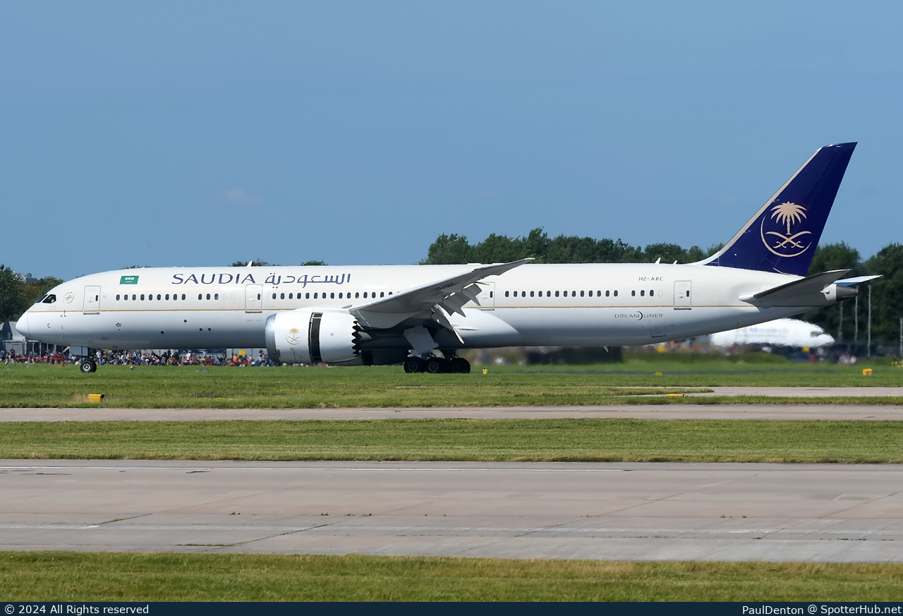 Photo of HZ-ARC - Boeing 787-9 Dreamliner operated by Saudia