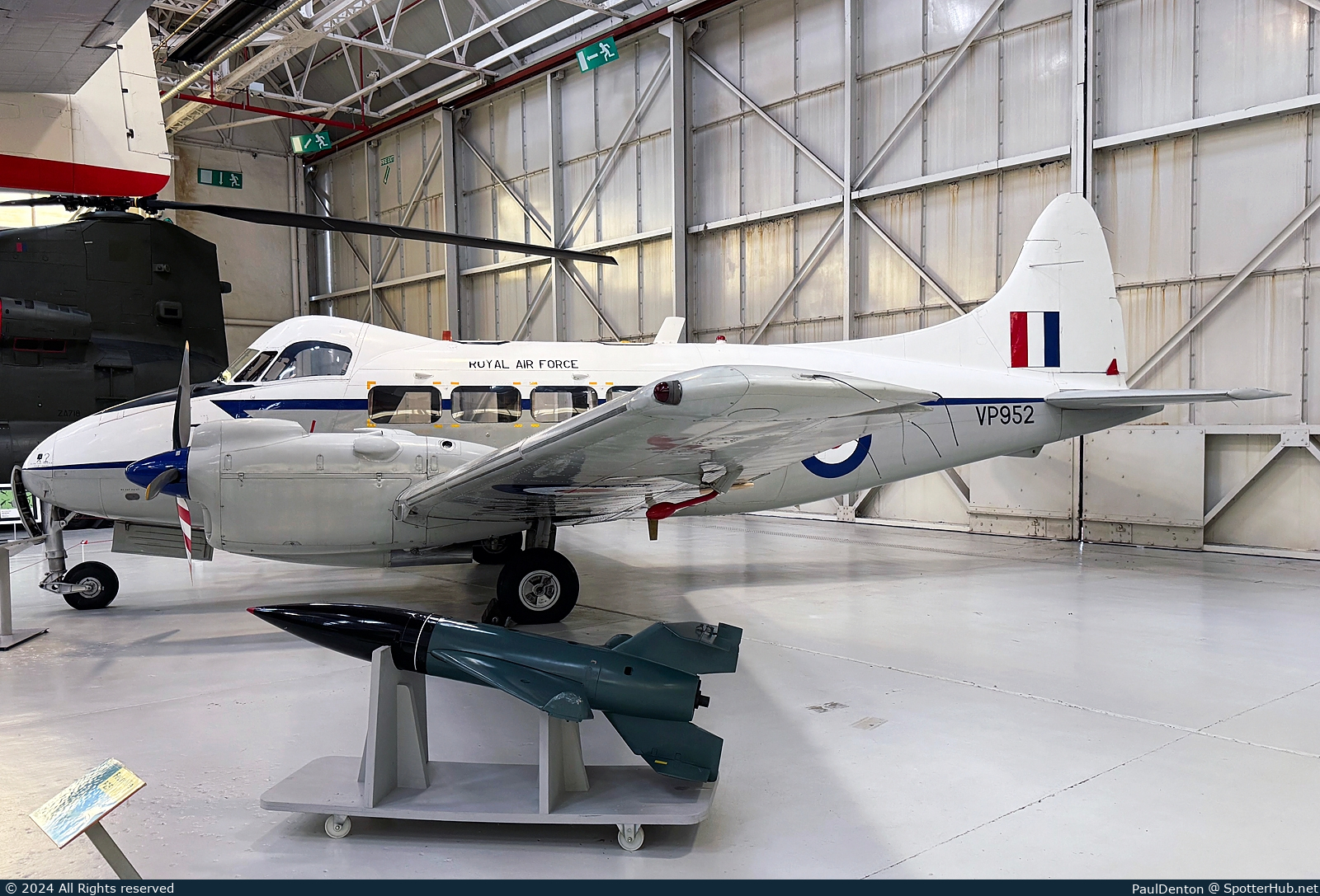 Photo of VP952 - De Havilland DH-104 Devon C.1 operated by Royal Air Force
