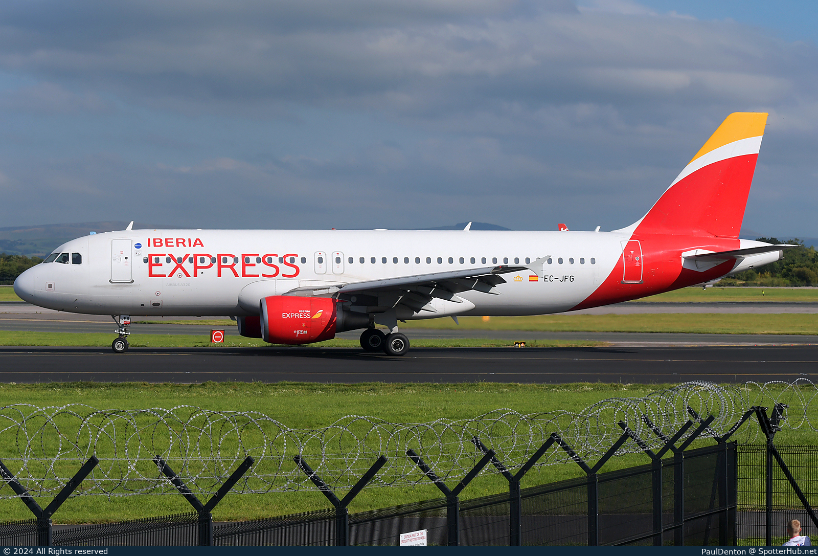 Photo of EC-JFG - Airbus A320-214 operated by Iberia Express