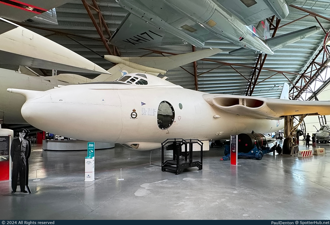 Photo of XD818 - Vickers Valiant BK.1 operated by Royal Air Force