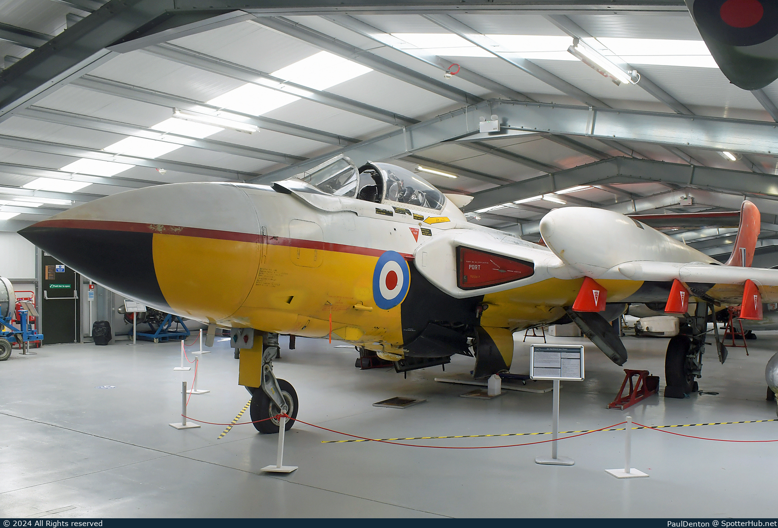 Photo of XS587 - De Havilland DH-110 Sea Vixen D.3 operated by Royal Navy